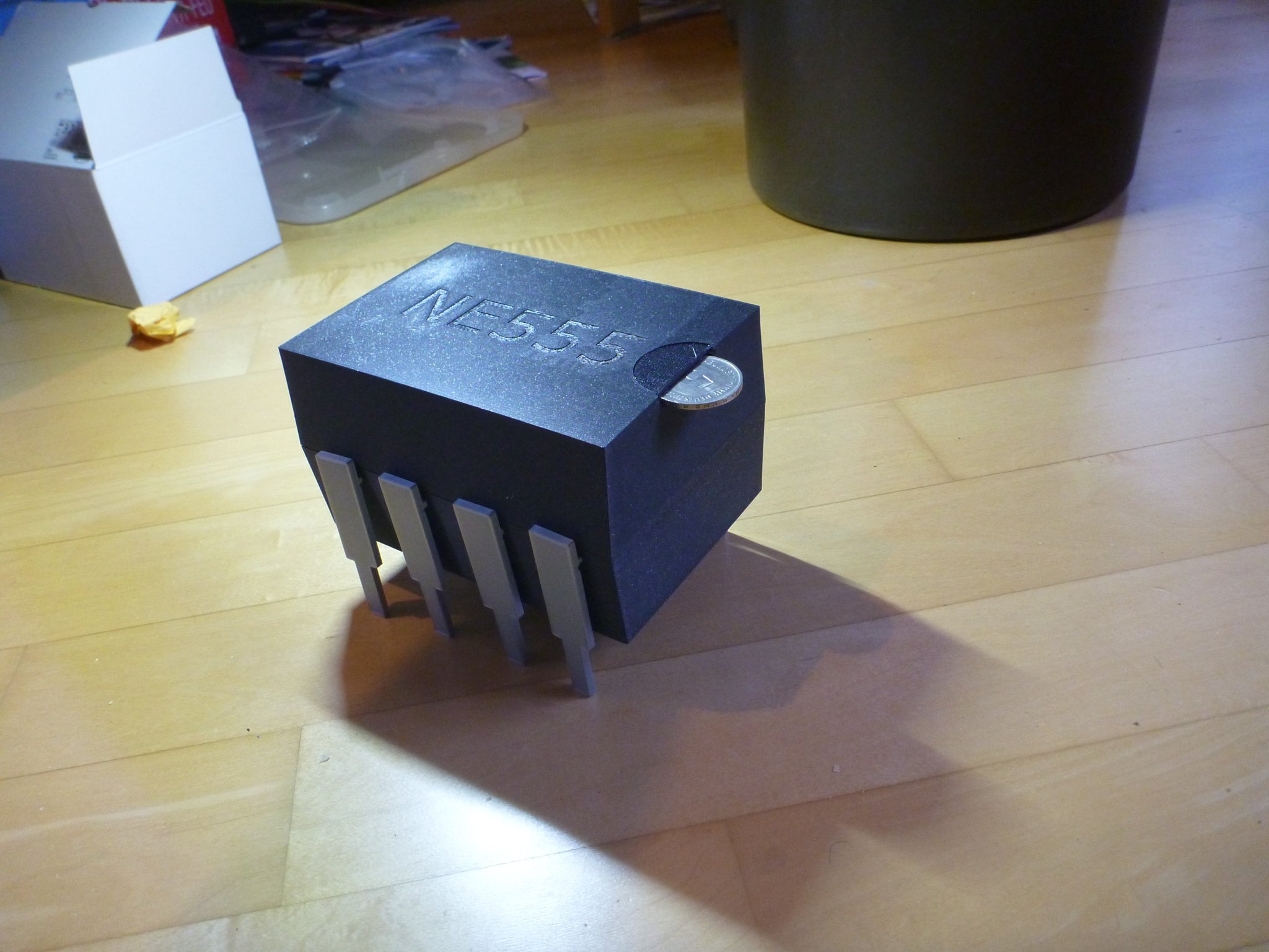 Tiêu đề heo đấtSparschwein NE555 Tóm tắt Một con heo đất trô