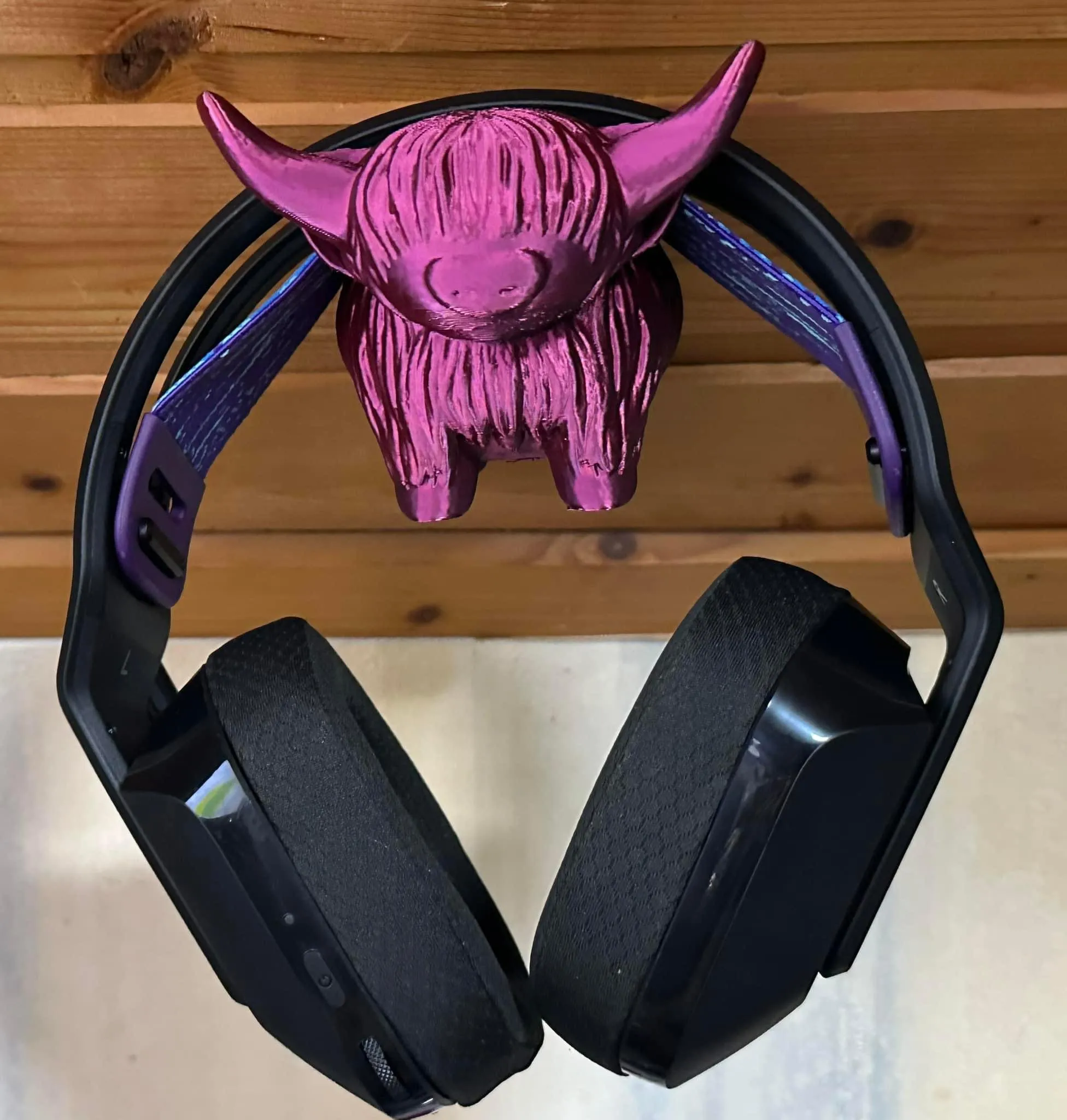 Móc tai nghe hình bò Highland