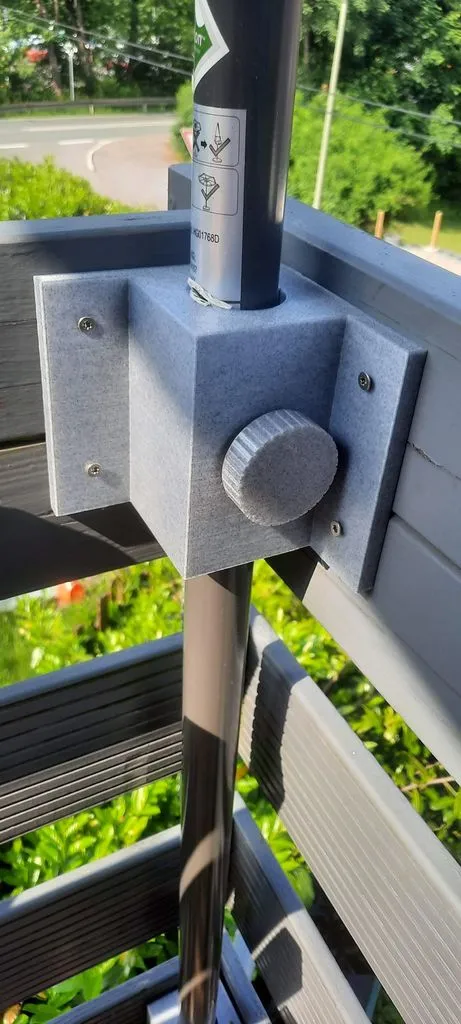 Sun umbrella stand for corner