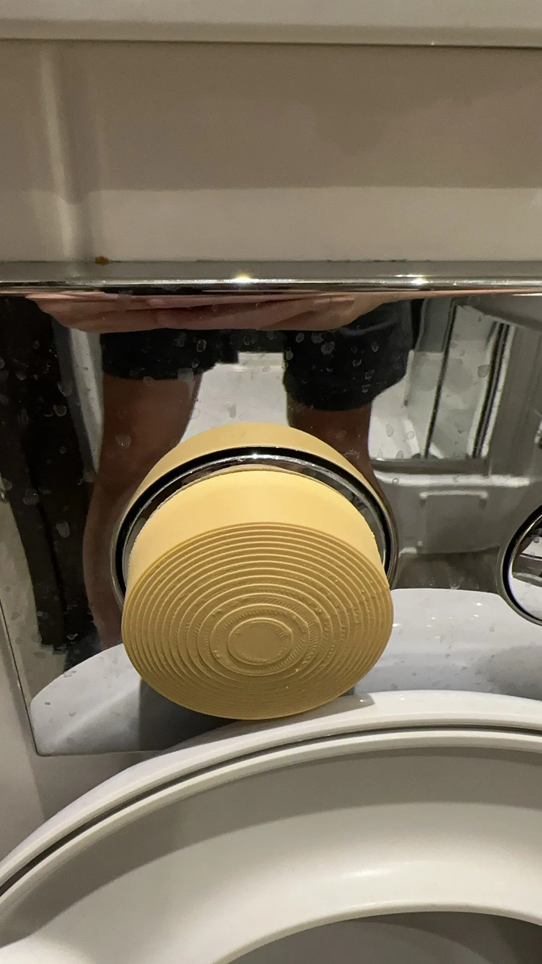 Toilet button thickening pad