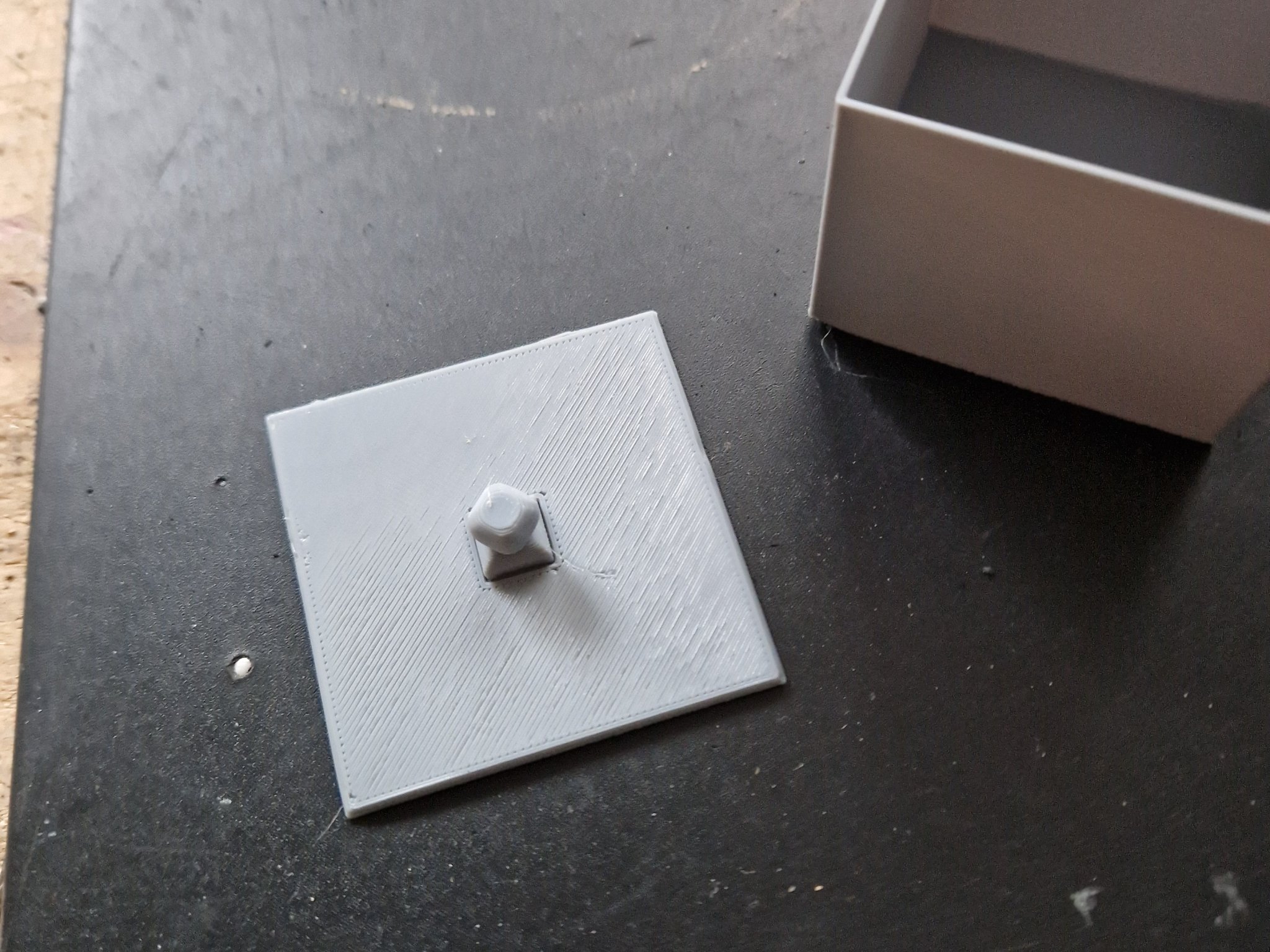 Tiêu đề Eckige Dose mit Deckel 60 x 60 x60mm Tóm tắt kleine Liều lư