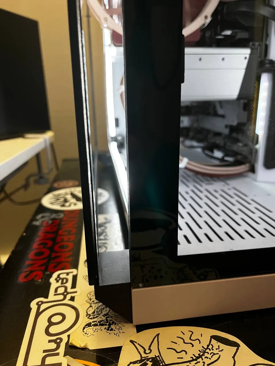 Tiêu đề Lian Li 011 Bảng điều khiển bên động Miếng đệm