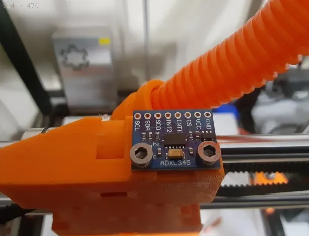 Tiêu đề HEXAHEDRON Tóm tắt Quan điểm của tôi về máy in 3D cor