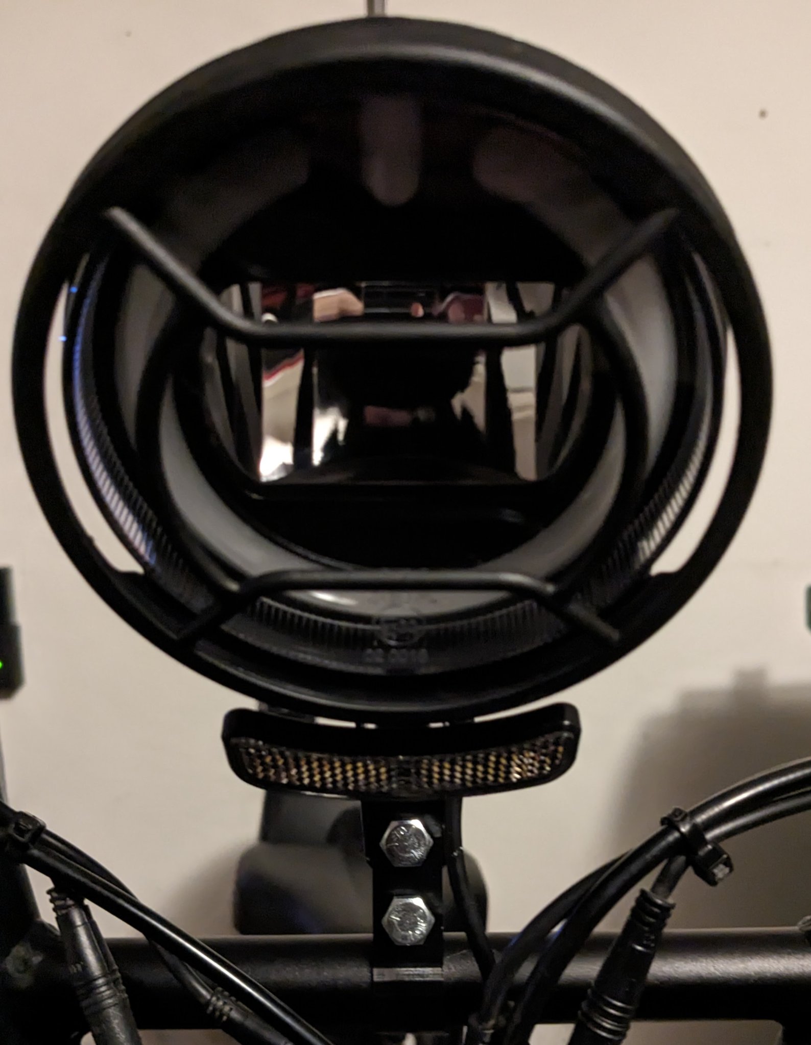 Ngàm Gắn Đèn Pha Premium Cho Xe Rad Runner