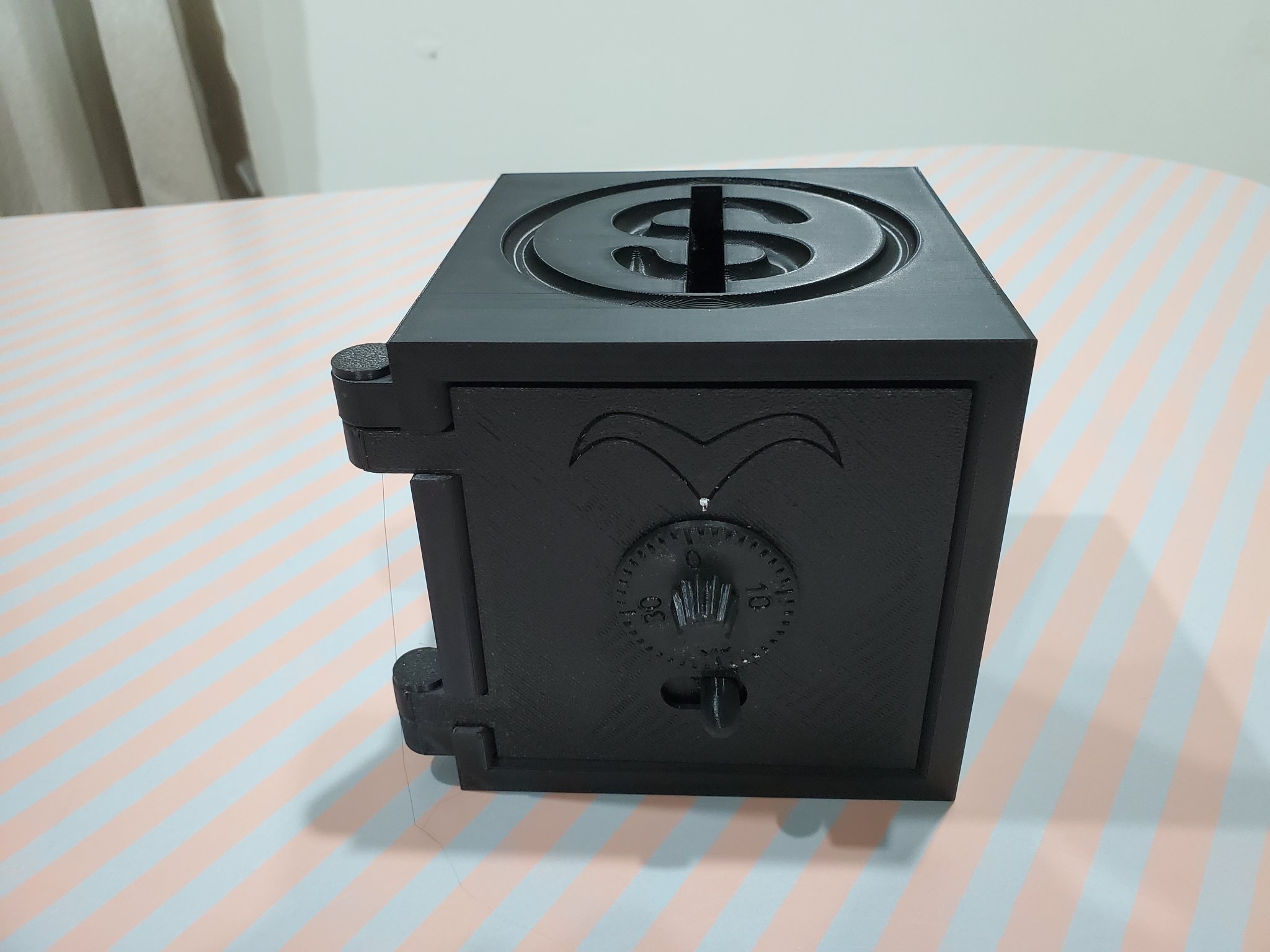 Title Piggy Bank Safe Tóm tắt két sắt Piggy Bank có khóa kết hợp