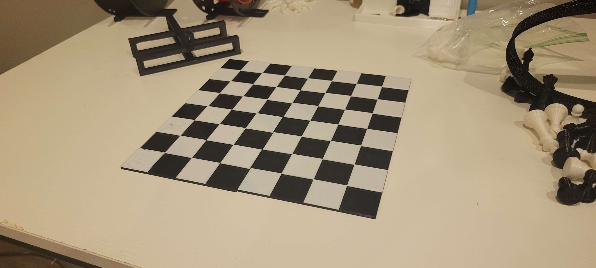 Mini portable chess set with proportional pieces and board (4x4 modules)