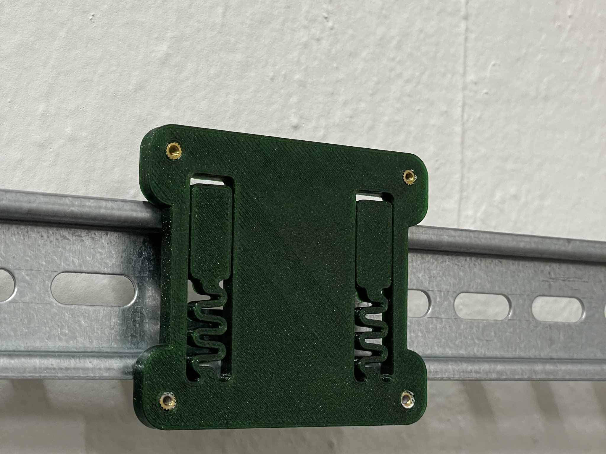 Tiêu đề Kẹp đường ray Rpi DIN cho Raspberry vv Tóm tắt Kẹp