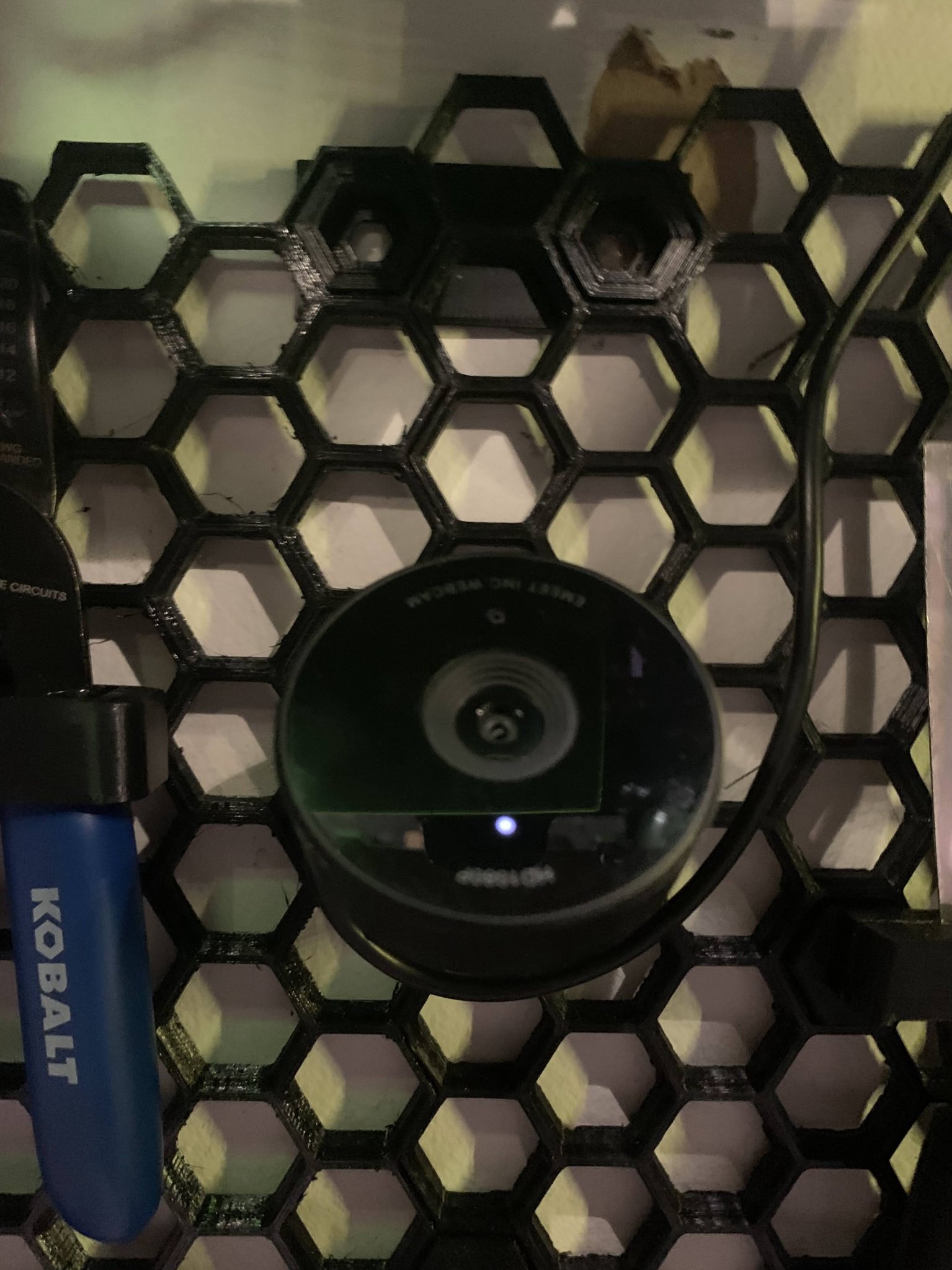 Tiêu đề Giá treo webcam emeet HCW Tóm tắt giữ webcam dựa vào tư