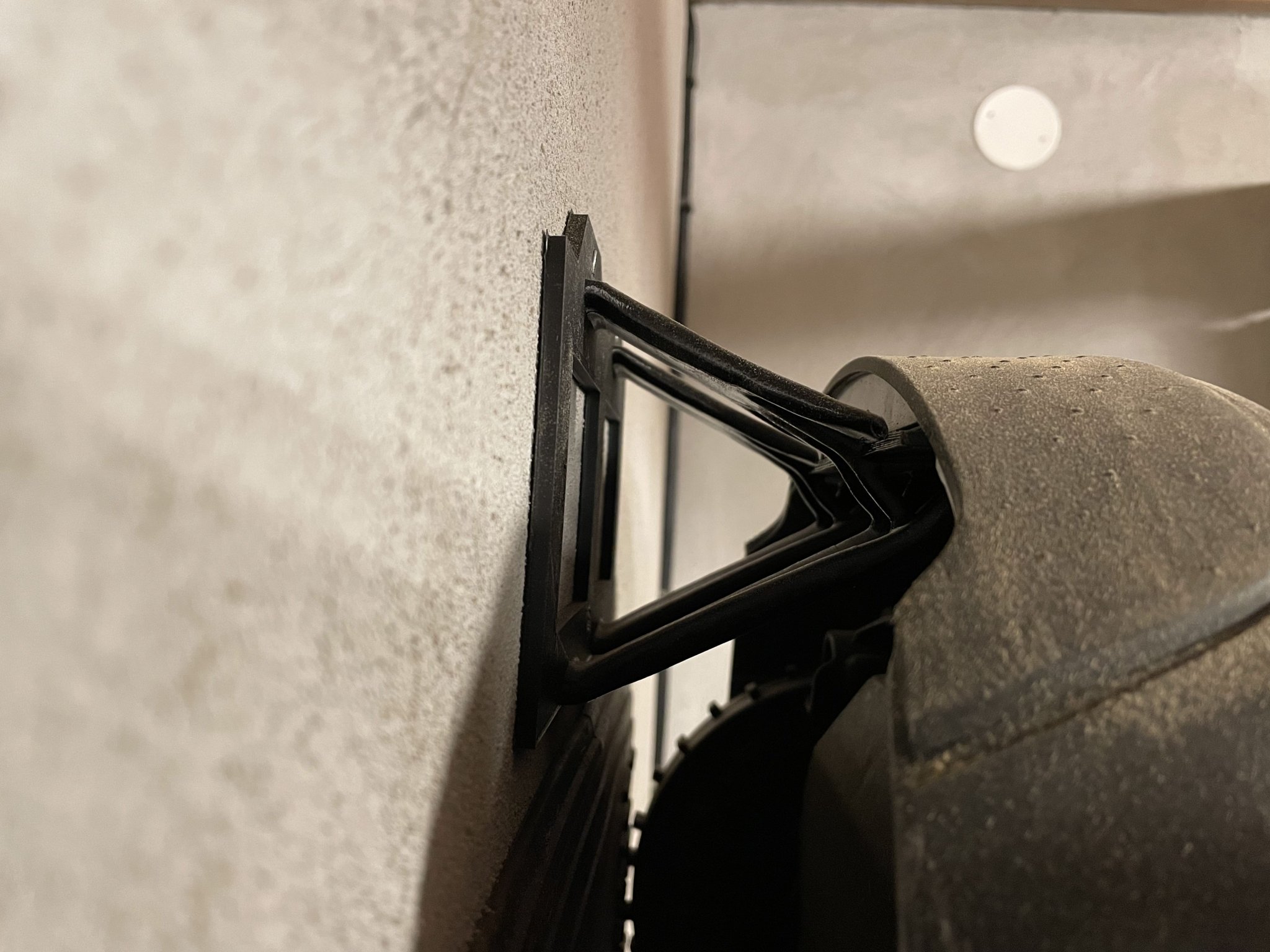 Tiêu đề Giá treo tường Gardena Sileno Tóm tắt Giá treo tường c