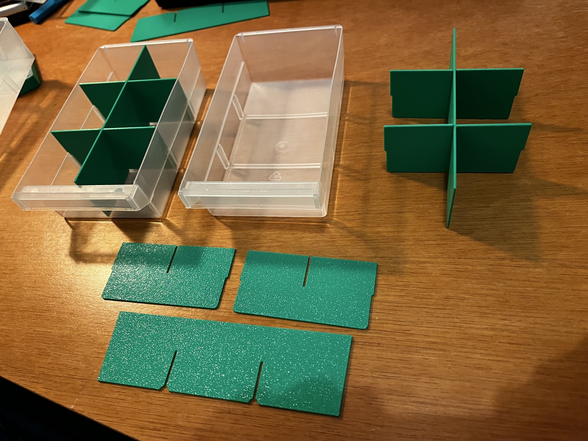 Vách ngăn chia ngăn kéo để đồ