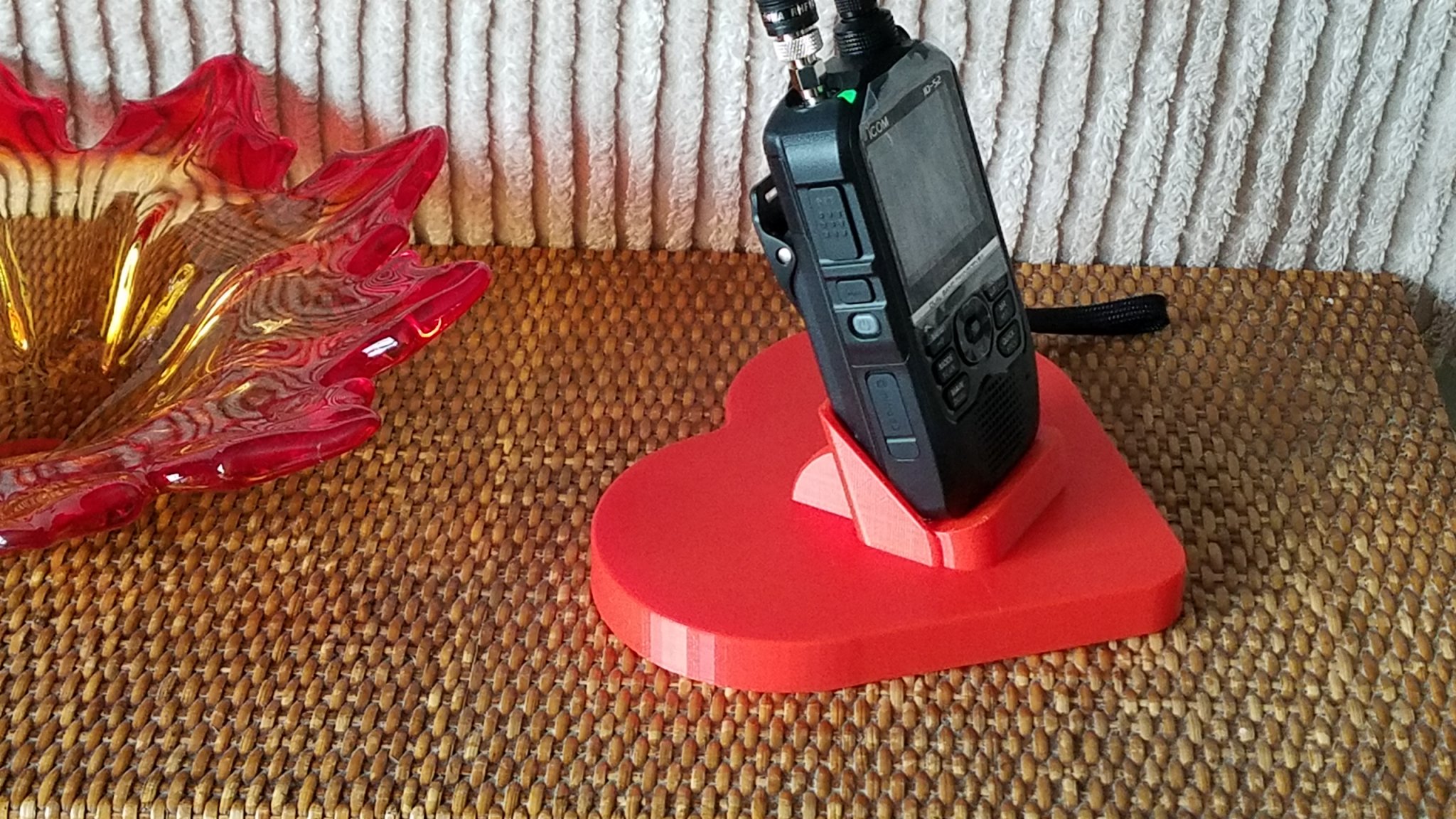 Tiêu đề ID-52 ID-51 và có thể cả ID-50 Giá đỡ radio đế hình