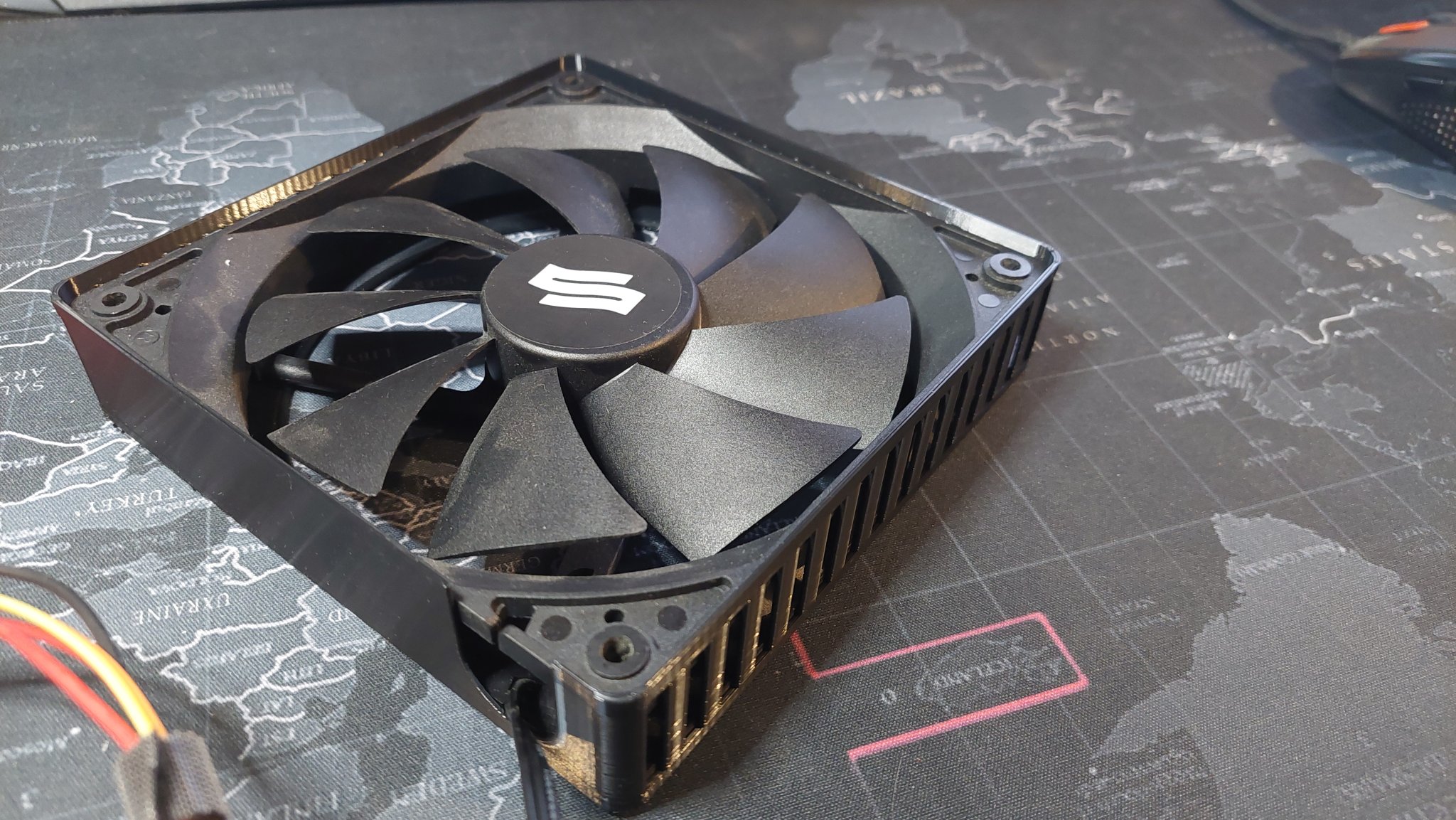 Tiêu đề Case cho quạt 140mm Tóm tắt Vỏ đơn giản cho quạt 140