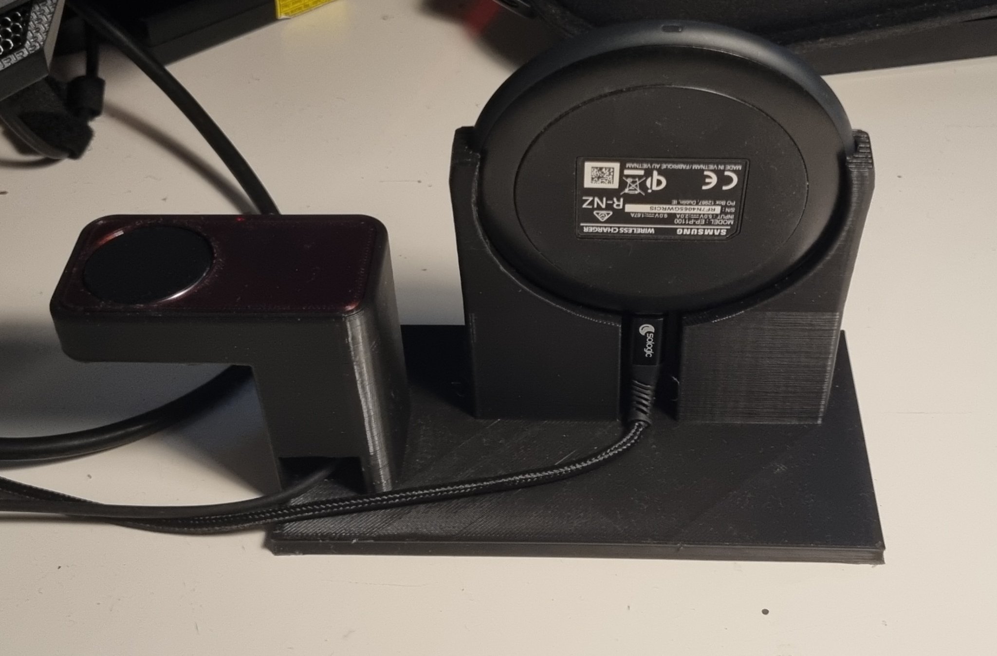 Tiêu đề Đế sạc không dây cho điện thoại và đồng hồ Tóm