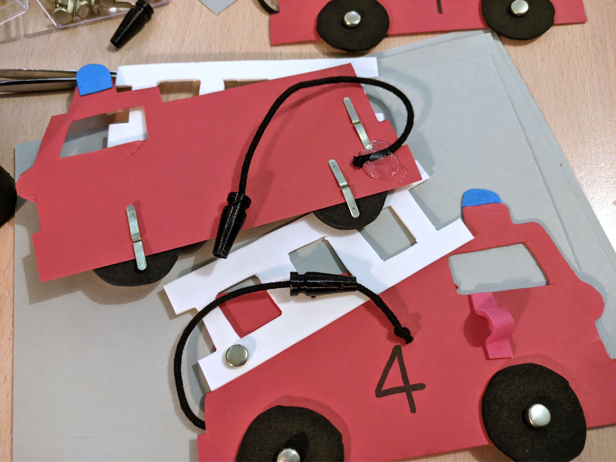 Tiêu đề Vòi phun lửa cho lời mời sinh nhật Tổng hợp Một ph