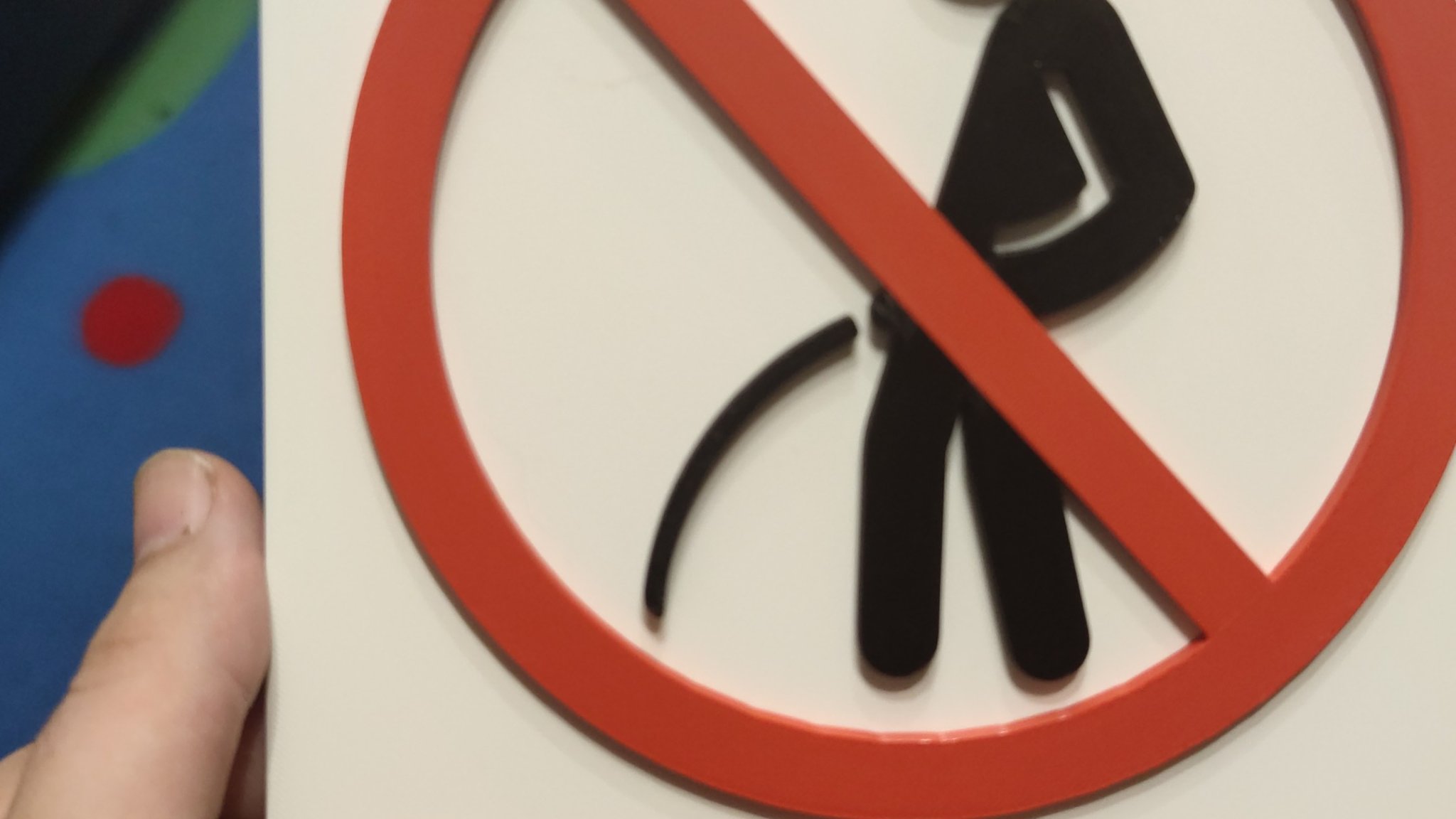 Title Đi tiểu ban buồn cười Značka zákaz močení Tóm tắt Zá