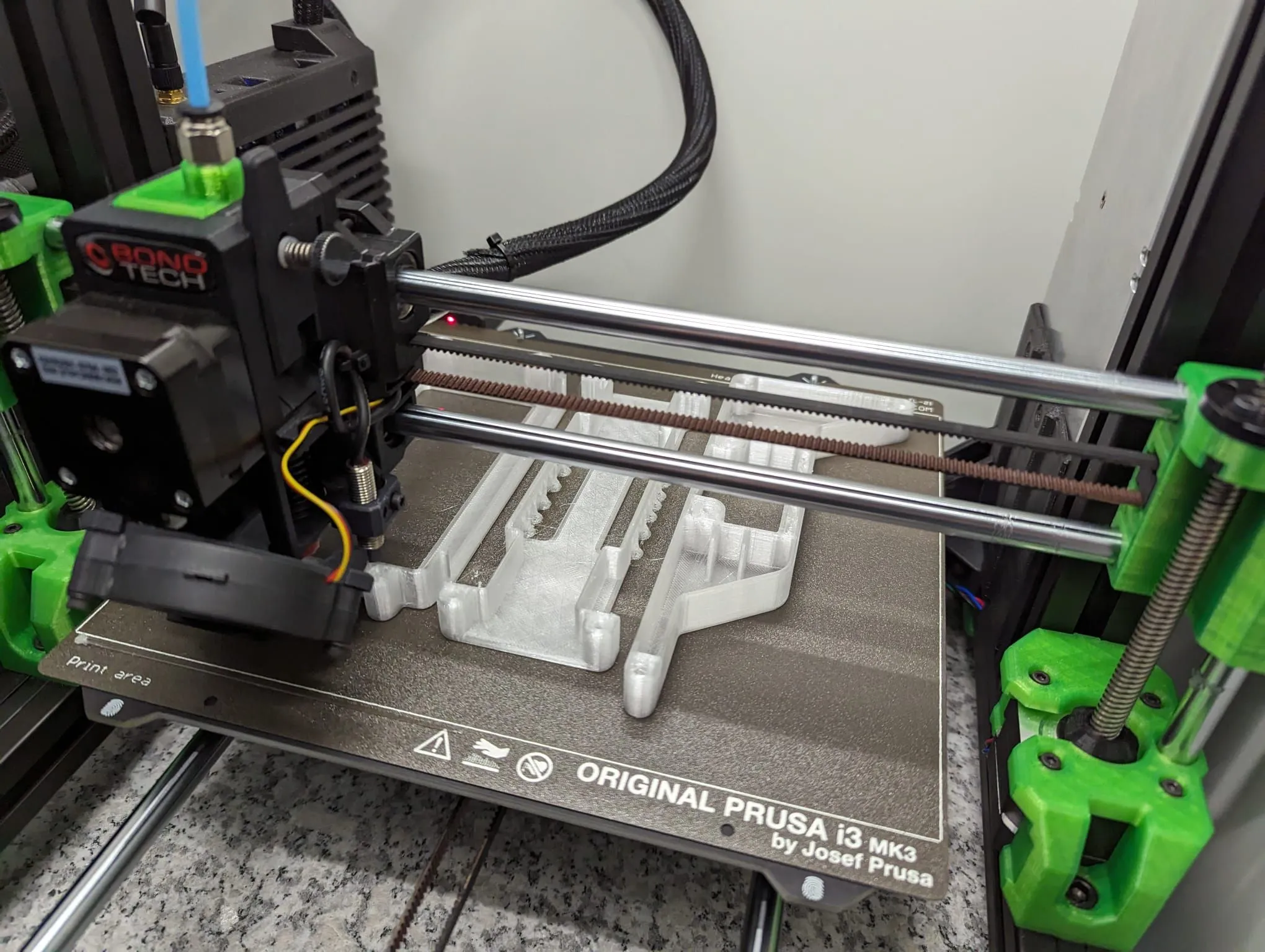 Holder cho Corsair Commander Pro & LED node cho Lian Li o11 dynamic