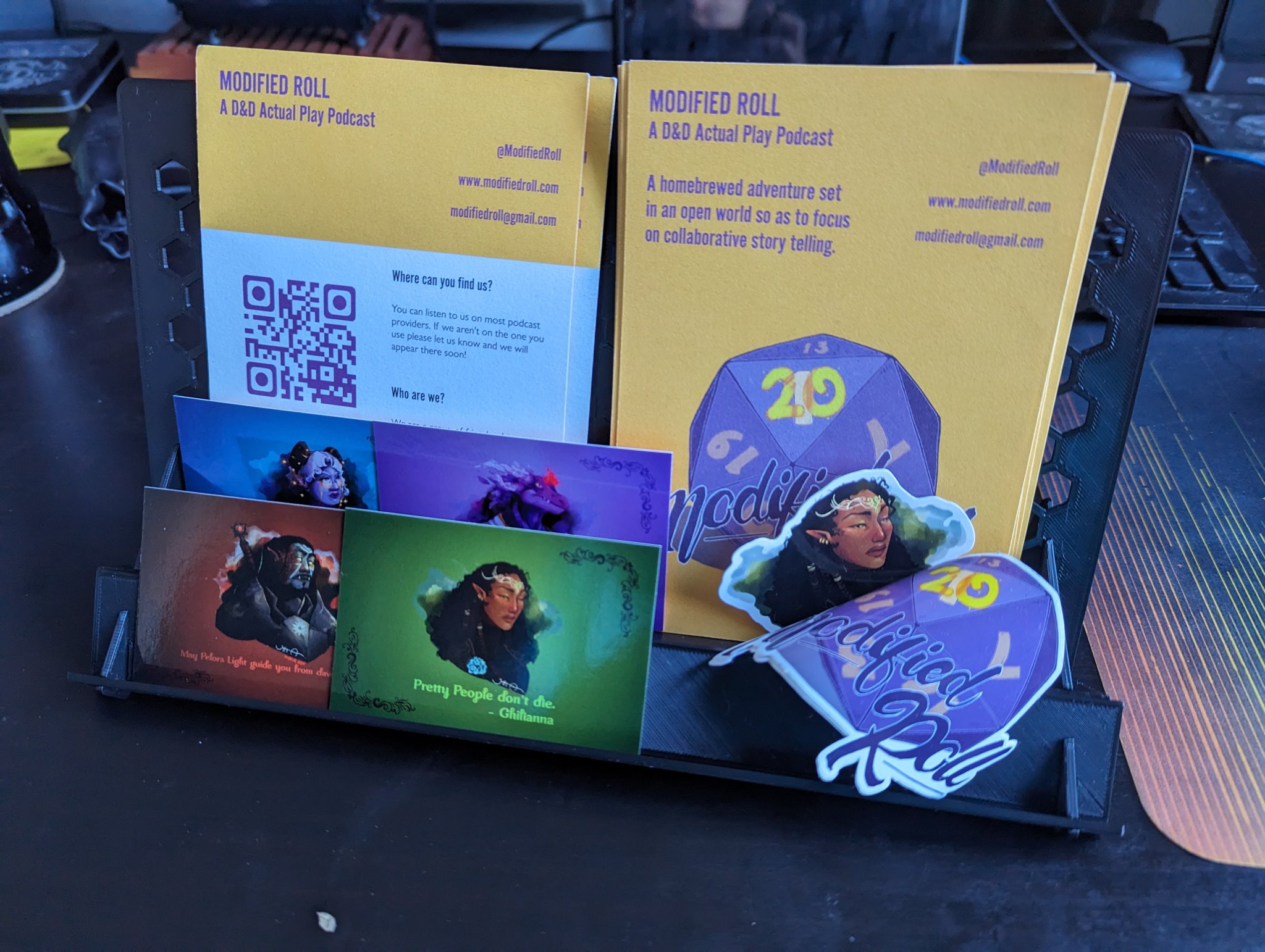 Tiêu đề Đế trưng bày dạng phẳng nhỏ Tóm tắt Giá đỡ màn