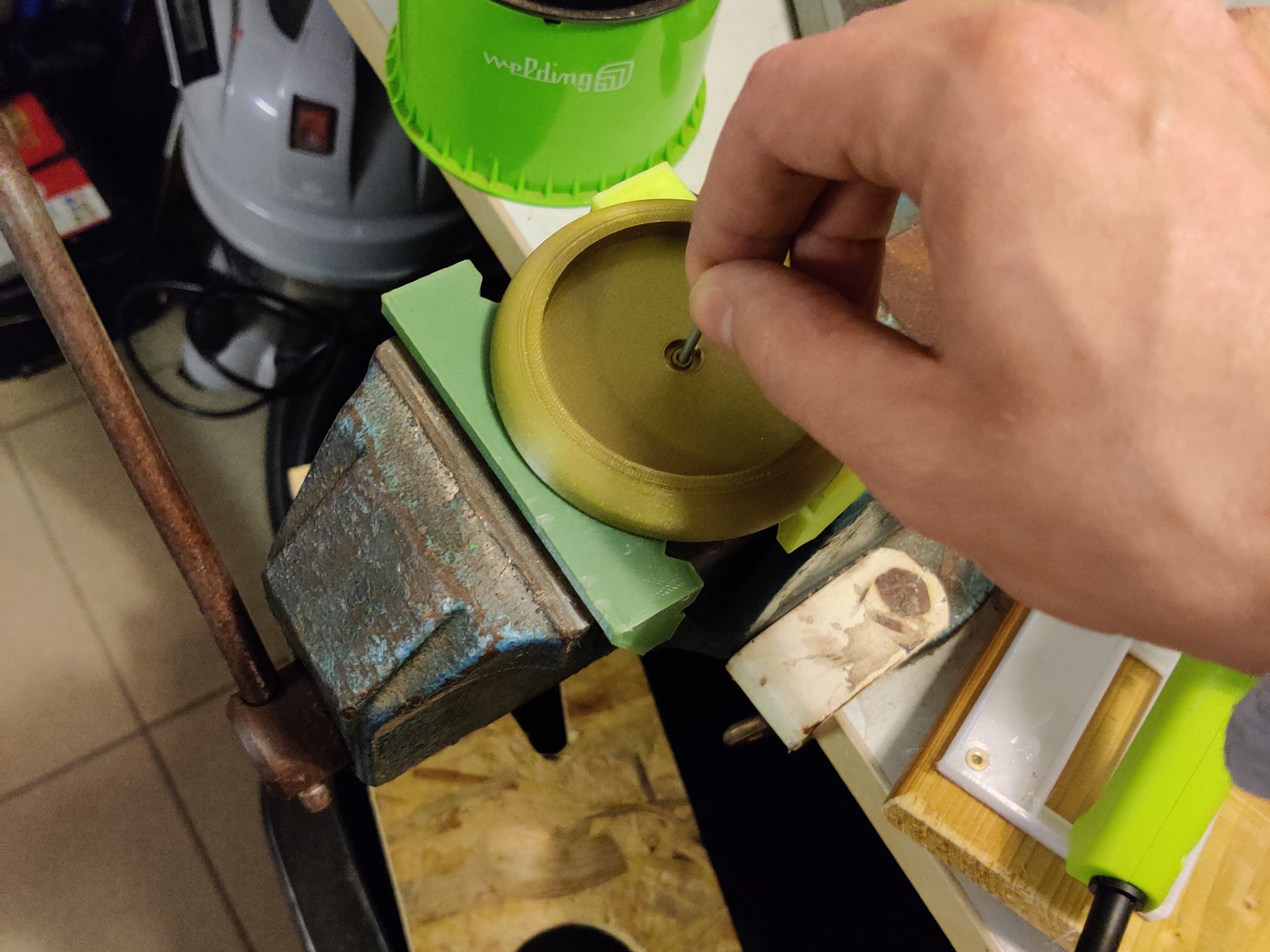 Simple candle holder for advent wreath