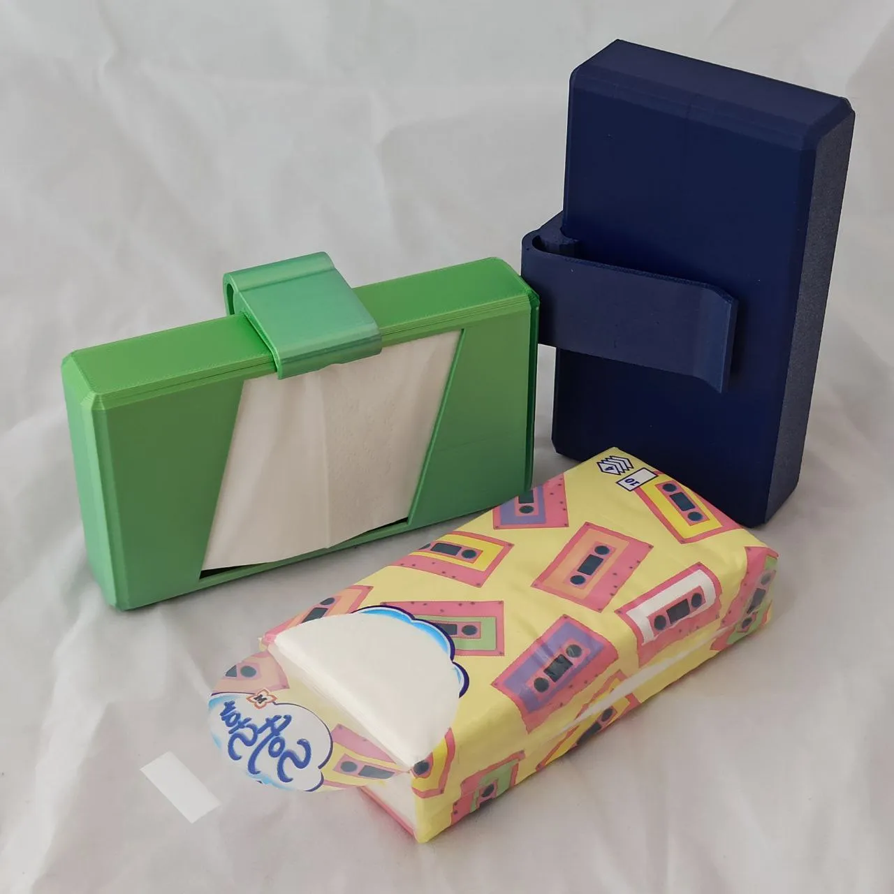 Hộp đựng khăn giấy kẹp gắn ô tô