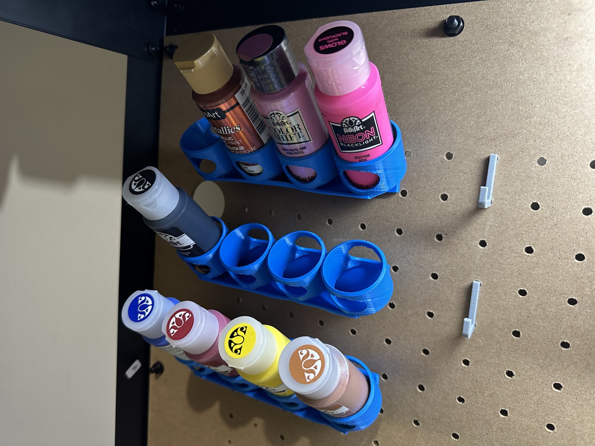 Pegboard Hobby Paint Holder: 32-35mm