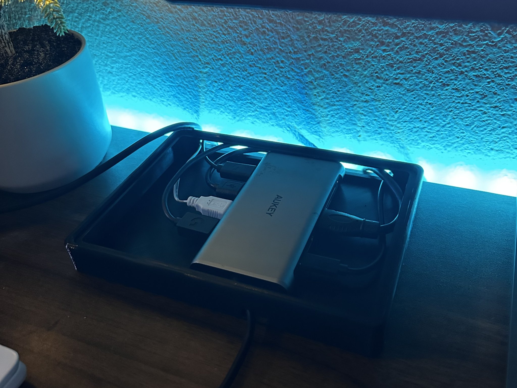 Tiêu đề Vỏ Dock USB hình lục giác cho bàn làm việc Tóm tắt T