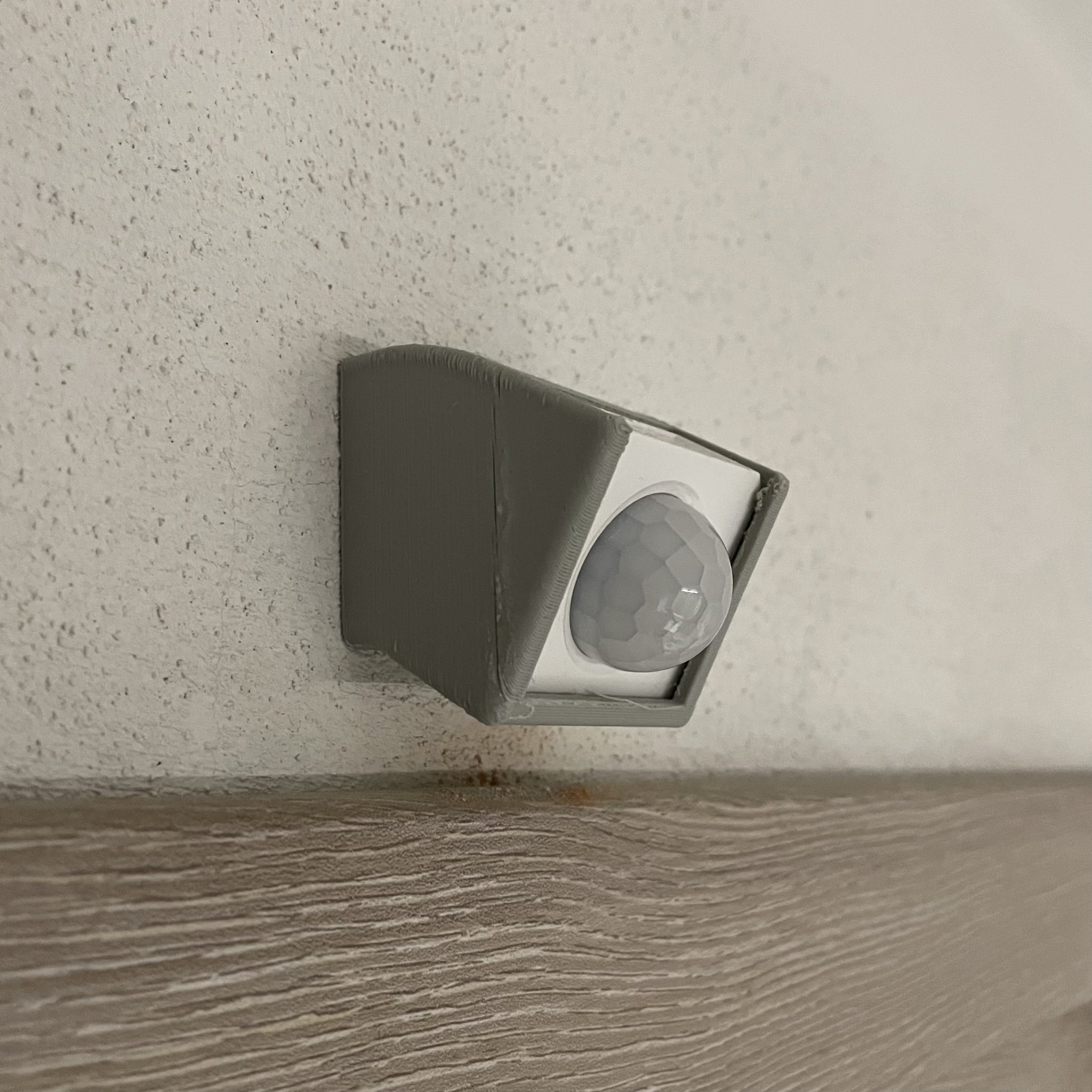 Giá Treo Tường Nghiêng Cho SONOFF SNZB-03