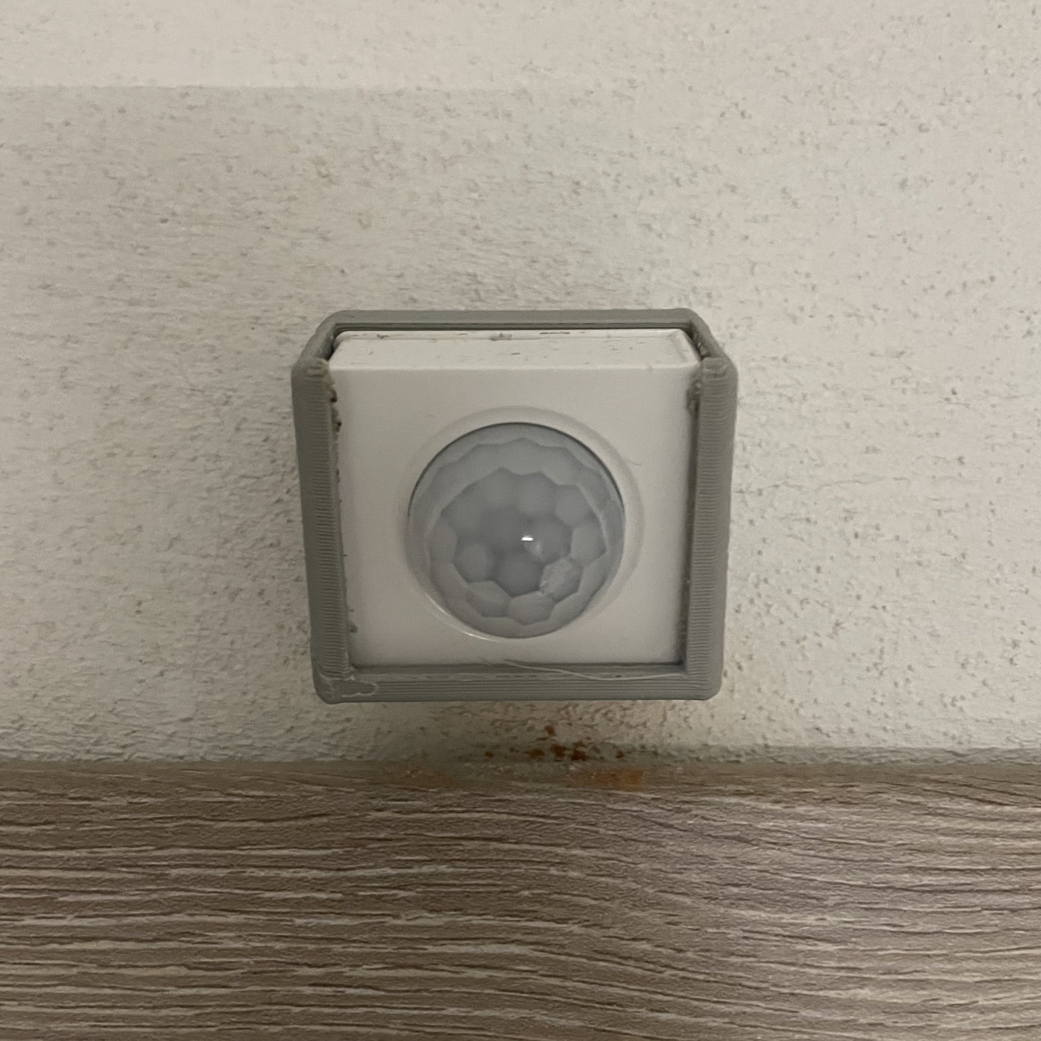 Giá Treo Tường Nghiêng Cho SONOFF SNZB-03