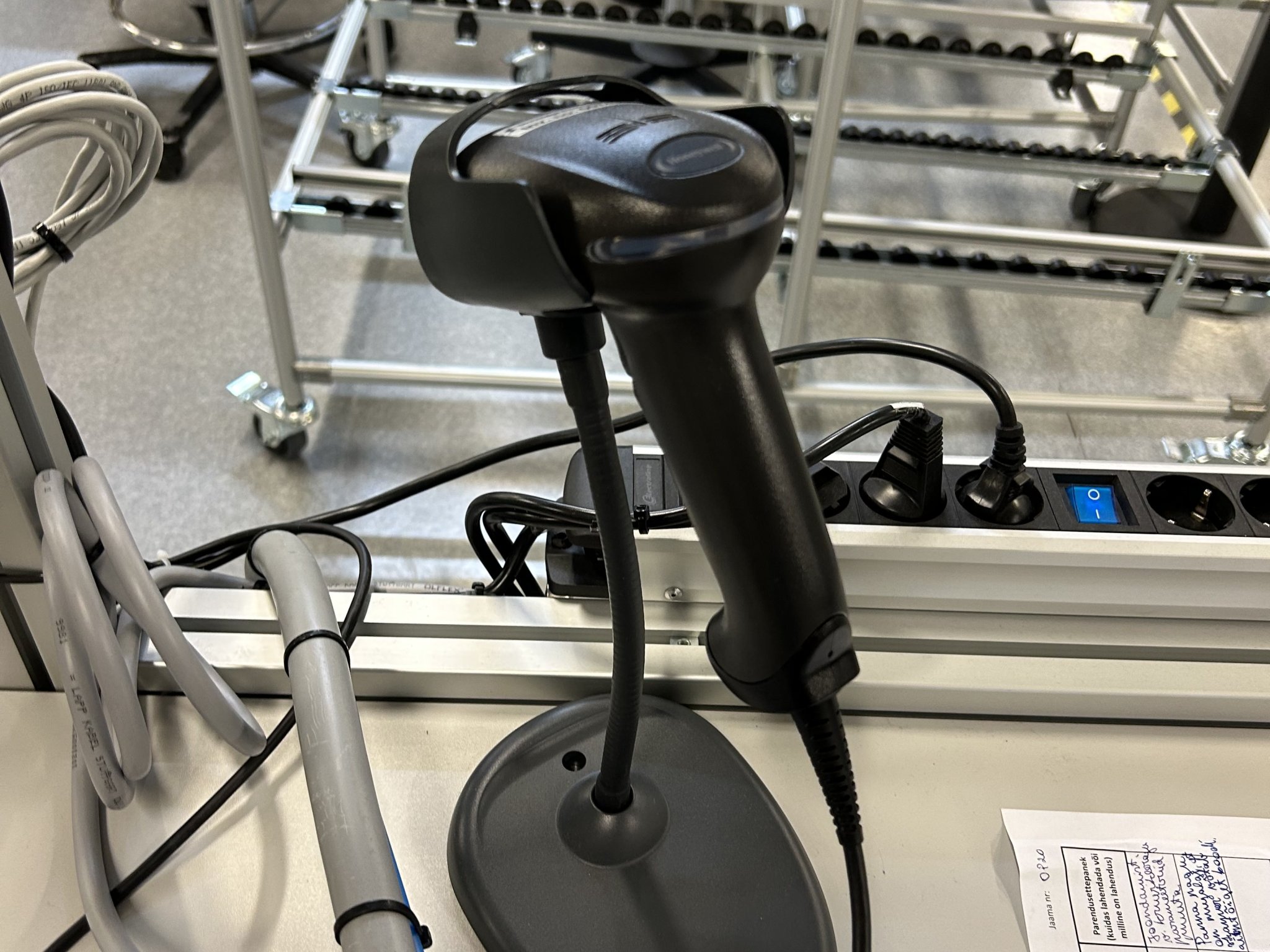 Tiêu đề Giá đỡ máy quét mã vạch cầm tay - Có thể thay thế b