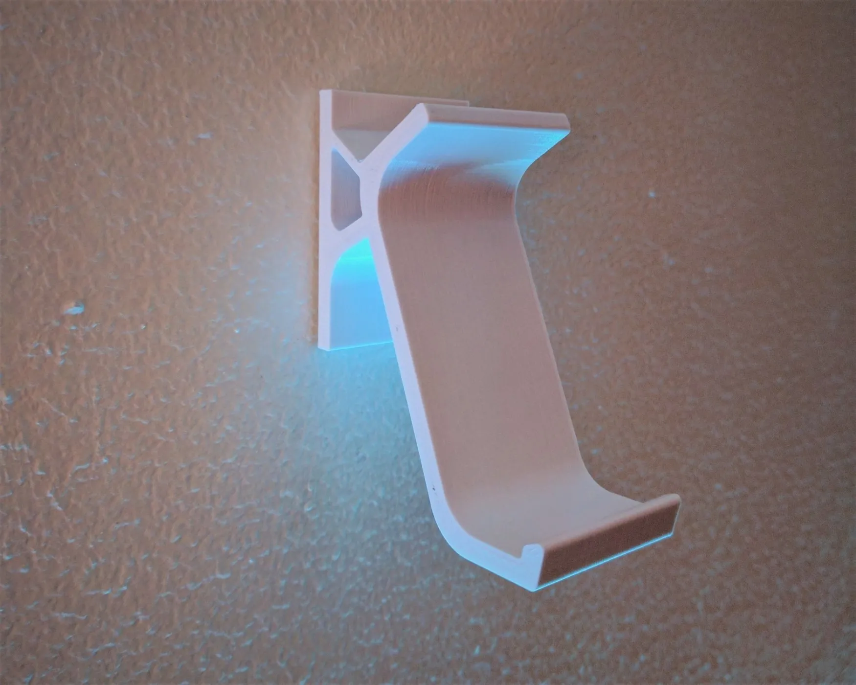 Xbox one controller mount with wall mounting holes