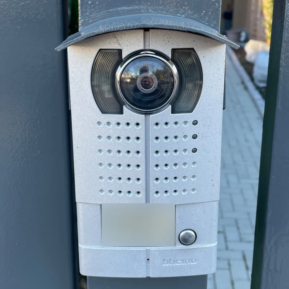 Tiêu đề Mái nhà Bticino Intercom Tóm tắt Mái che Intercom tương t