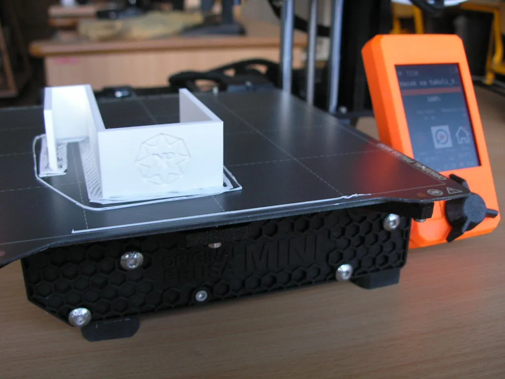 Tiêu đề Háček na tabuli Móc bảng đen Tóm tắt Háček na tabuli