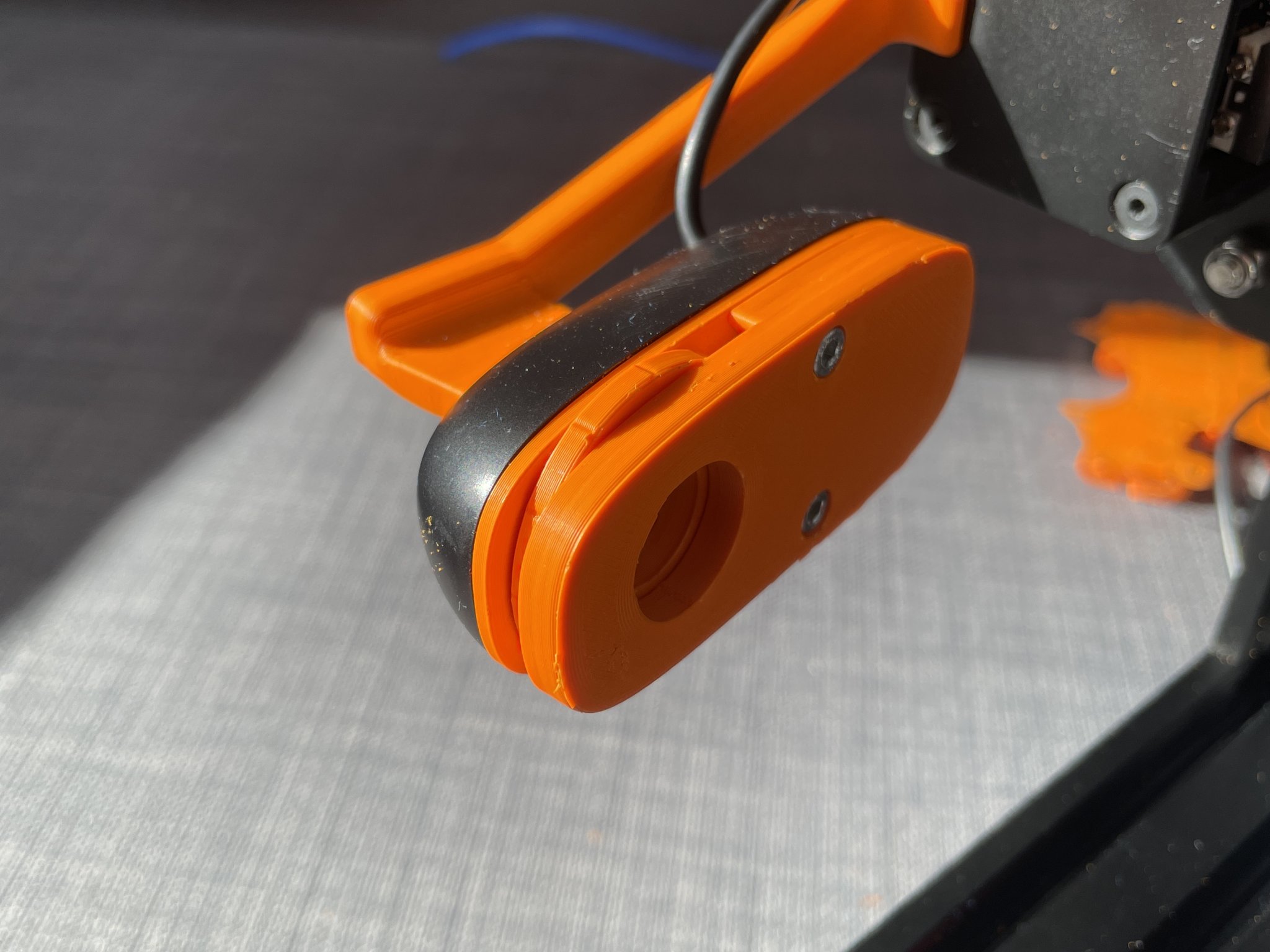 Tiêu đề Logitech C270 - Điều chỉnh tiêu điểm Tóm tắt Logitech