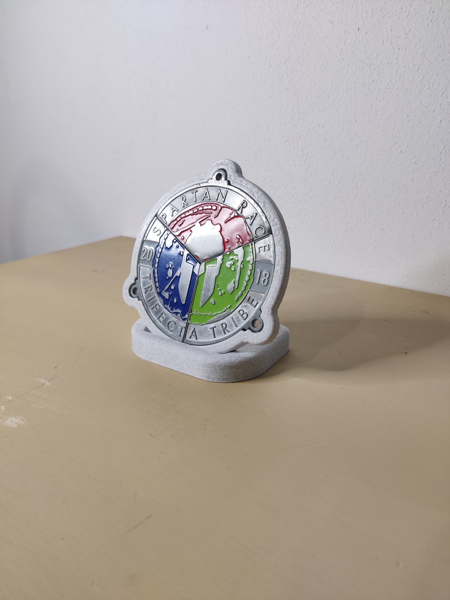 Tiêu đề SPARTAN TRIFECTA NGƯỜI GIỮ HUY CHƯƠNG Tóm tắt Chất li