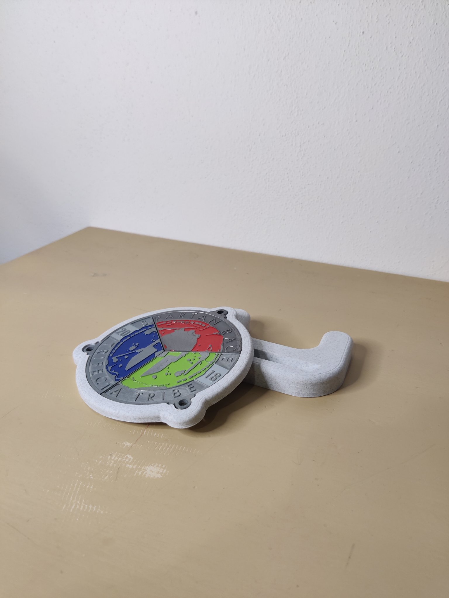 Tiêu đề SPARTAN TRIFECTA NGƯỜI GIỮ HUY CHƯƠNG Tóm tắt Chất li