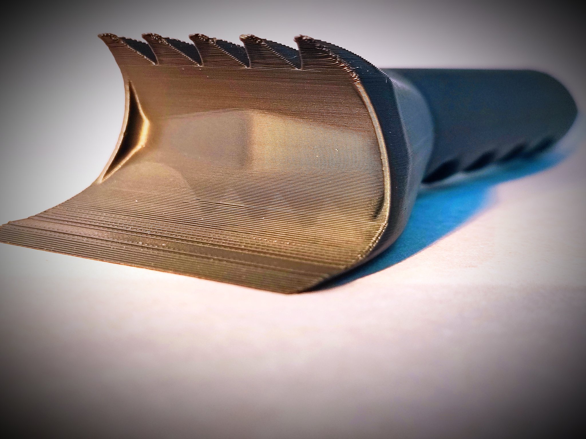 Tiêu đề Dụng cụ cạo đá có cửa hút để cầm nắm Tóm tắt