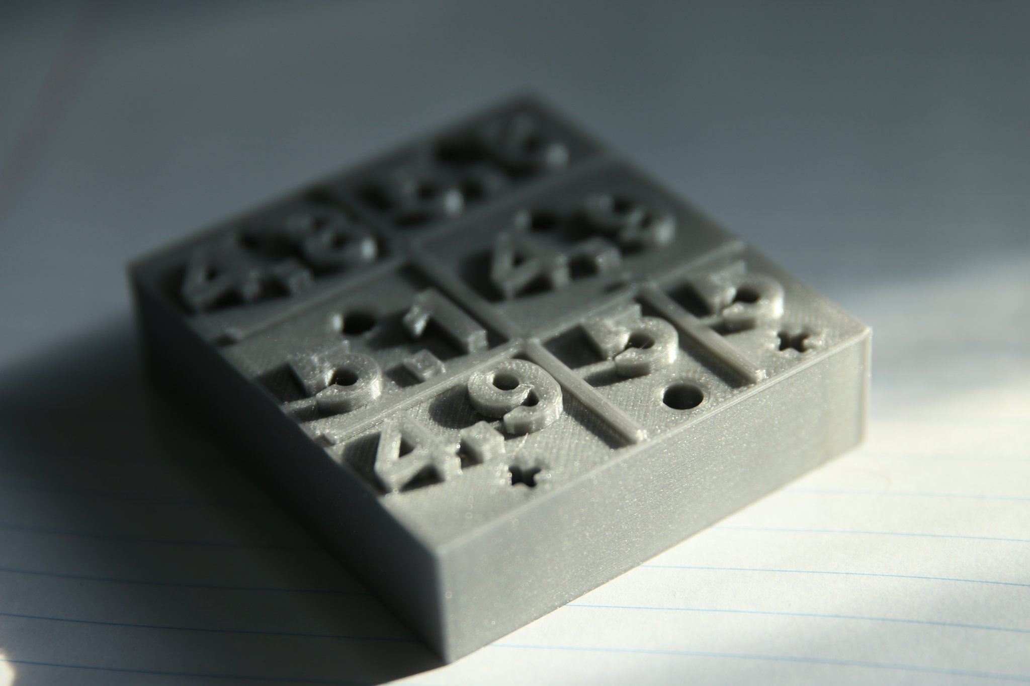 Tên Bảng kiểm tra kích thước lỗ trục và chốt kỹ thuật Lego