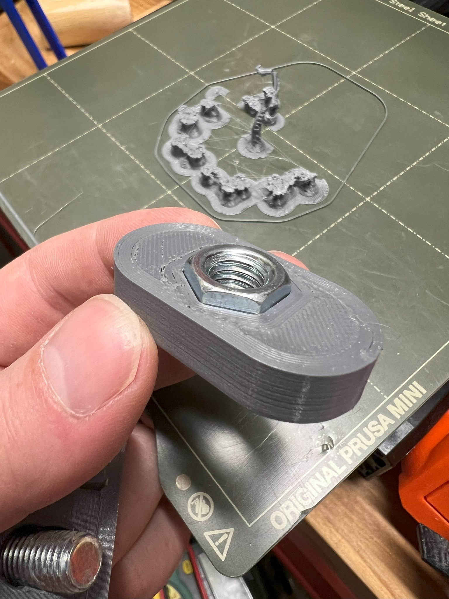 Tiêu đề Móc giường xe tải Silverado Tóm tắt Sự thay thế cho