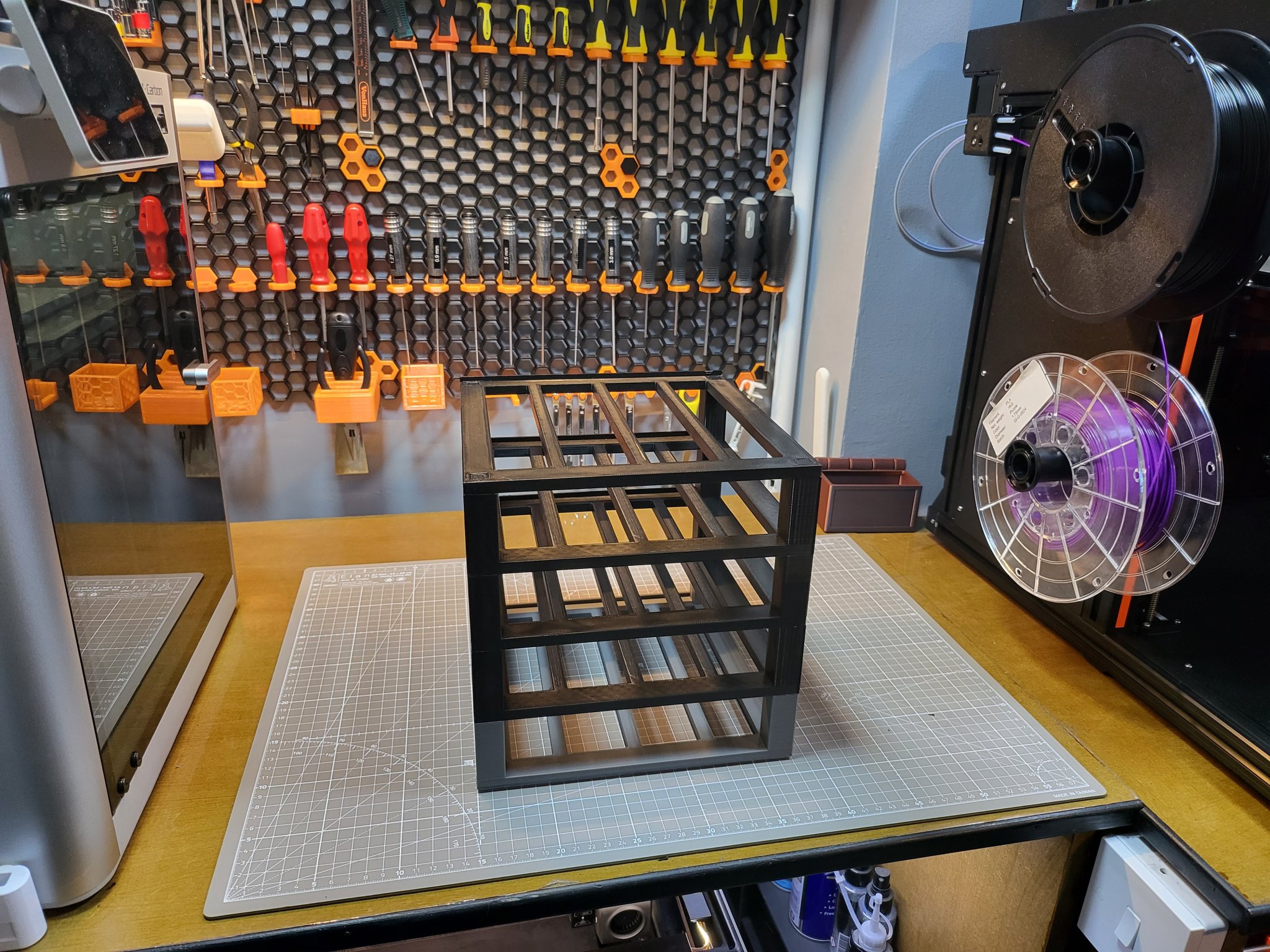 Tiêu đề Elegoo Saturn Vat Rack Tóm tắt Giá đỡ cho thùng máy in n