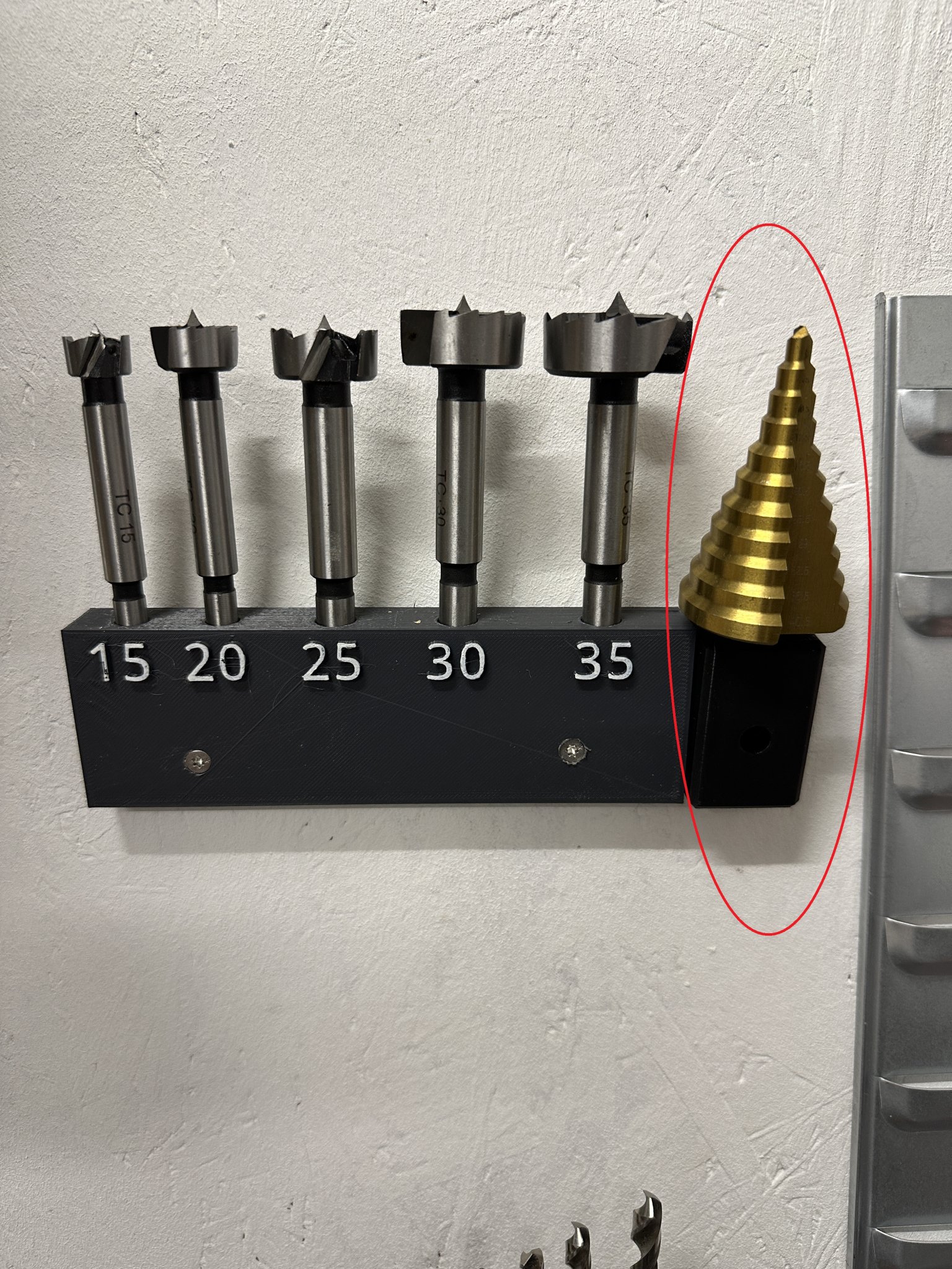 Kẹp Mũi Khoan Bước