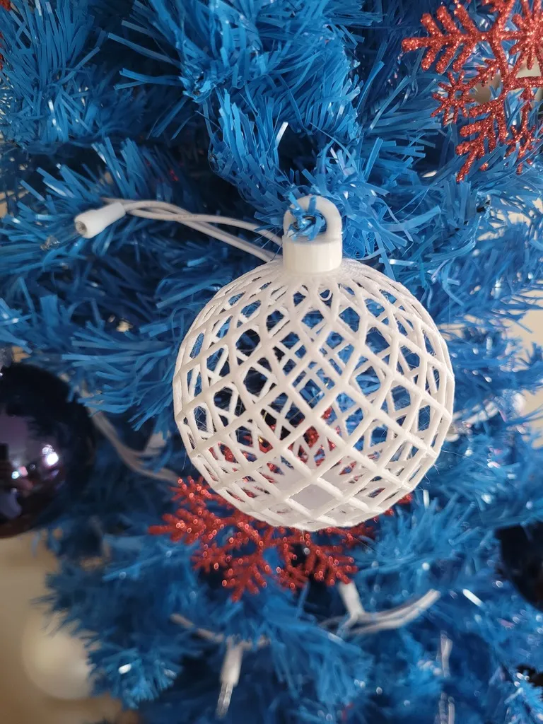 Tiêu đề LatticeOrnamentv1 Tóm tắt Khám phá mô hình 3D theo mùa