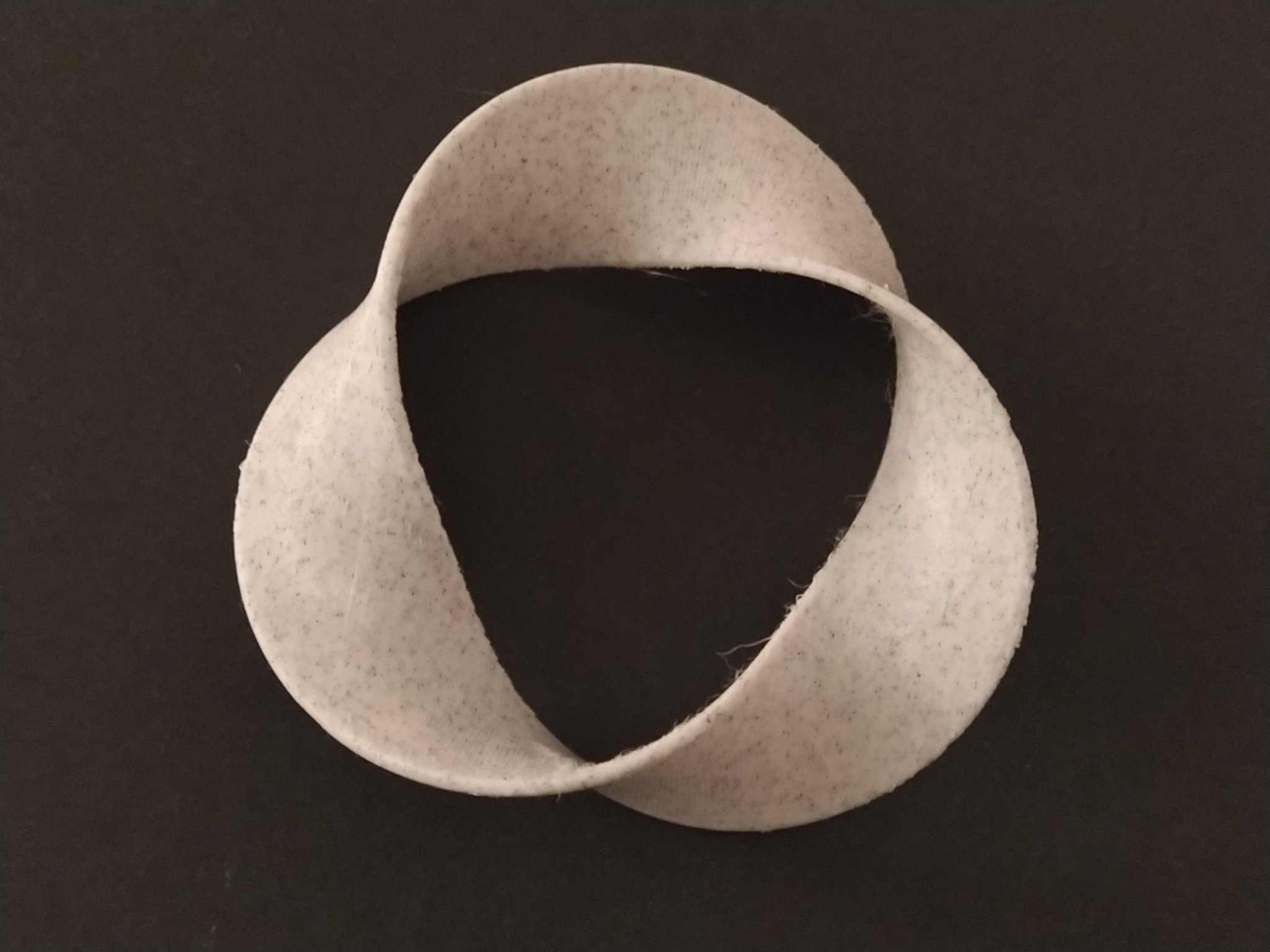 Dải Möbius xoắn ba