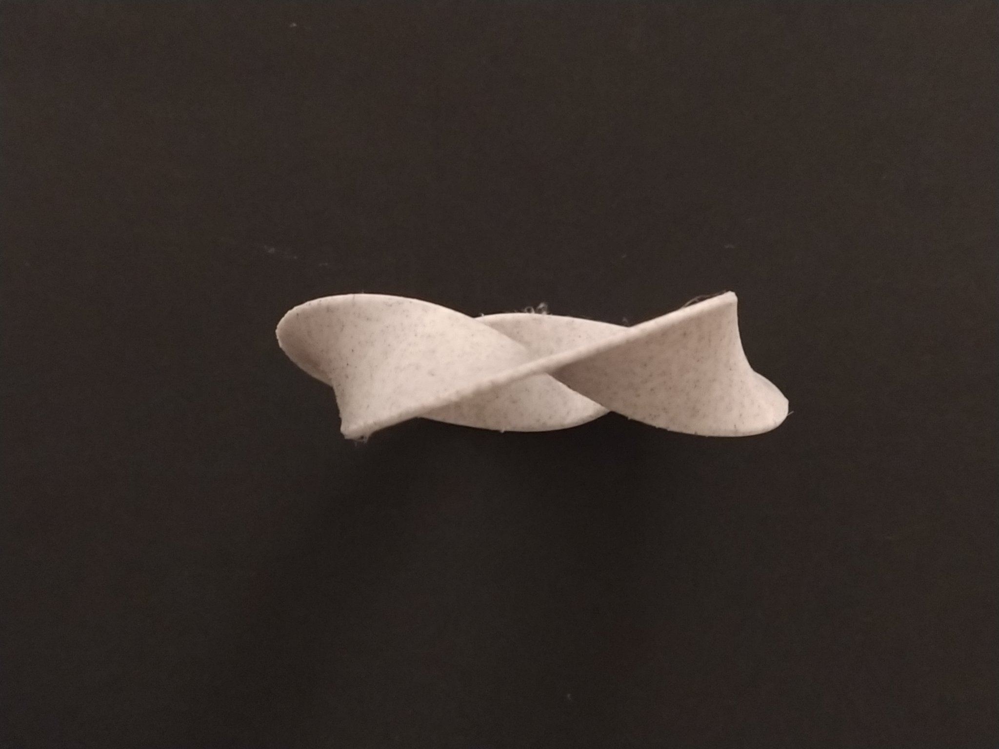 Dải Möbius xoắn ba