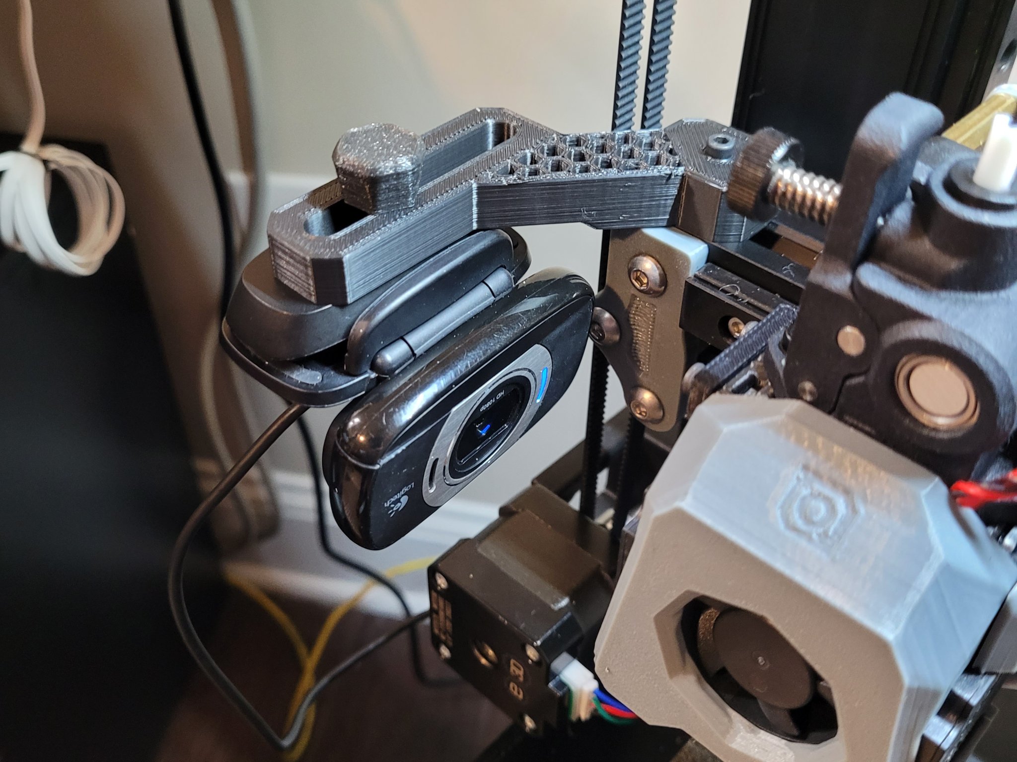 Tiêu đề Giá treo webcam trục X của Switchwire Tóm tắt Chỉ cần