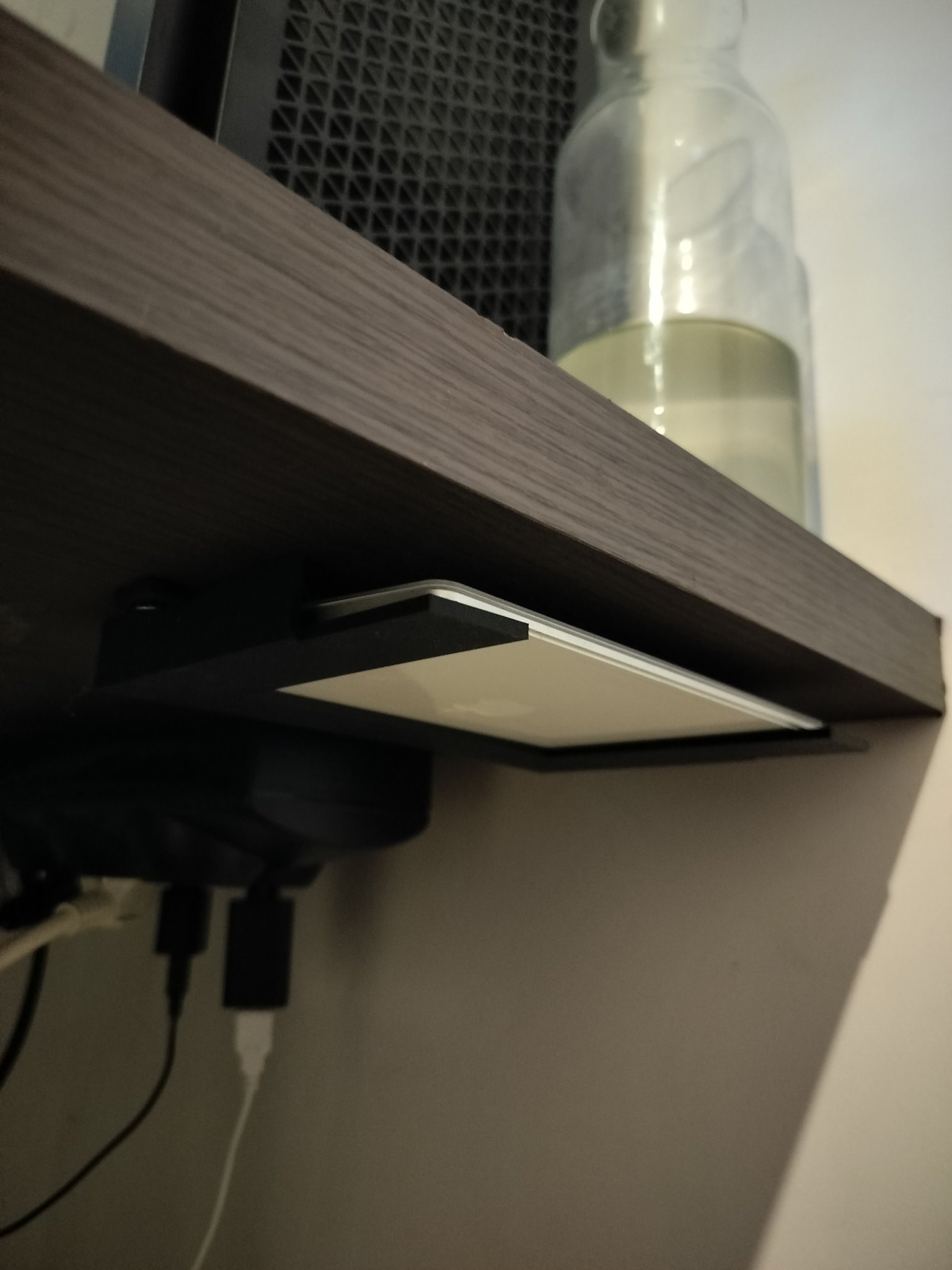 Đế Giữ Trackpad Mac Gắn Dưới Bàn