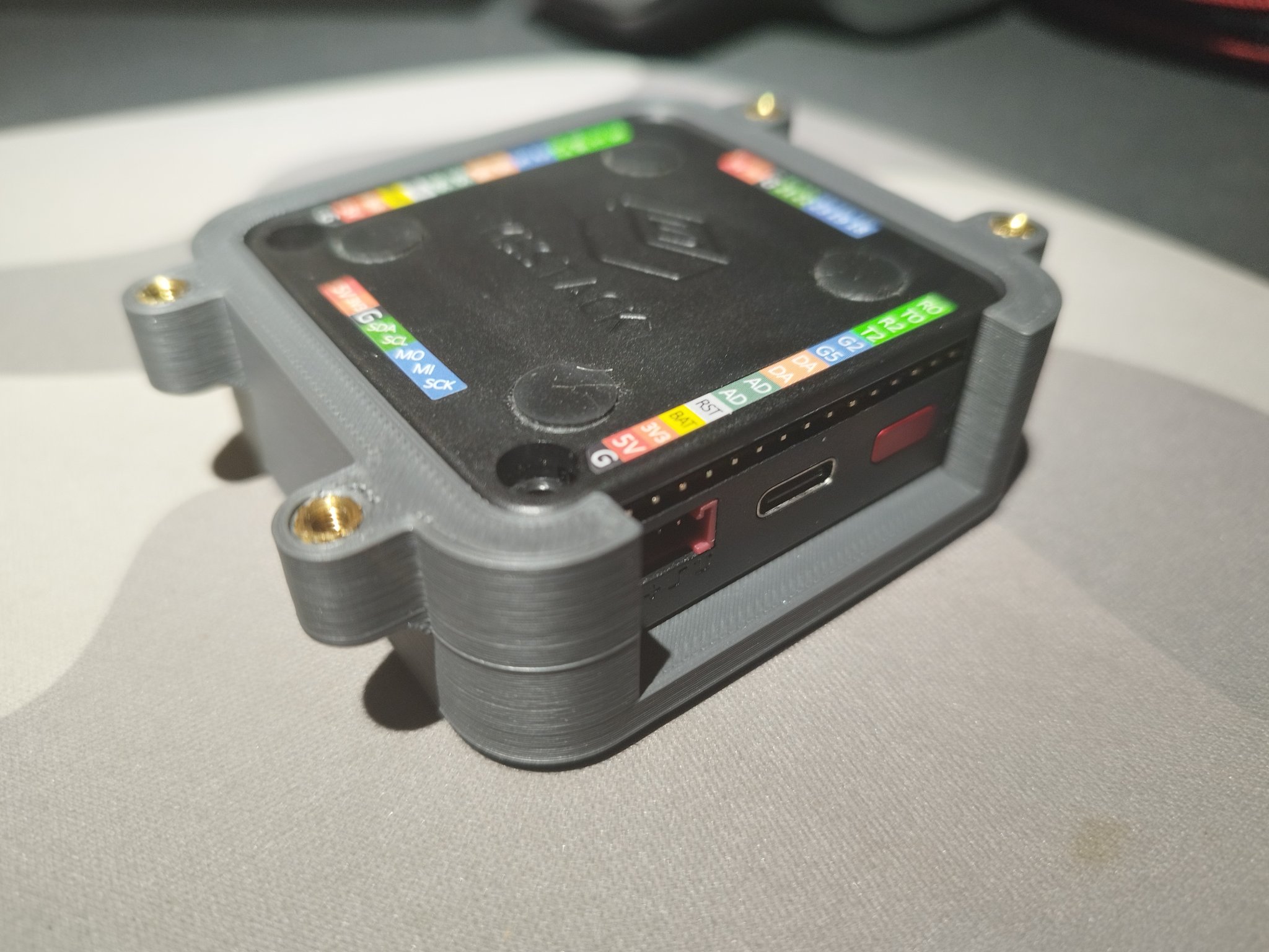 Tiêu đề Giá đỡ cơ bản lõi m5stack với các hạt chèn có ren M3