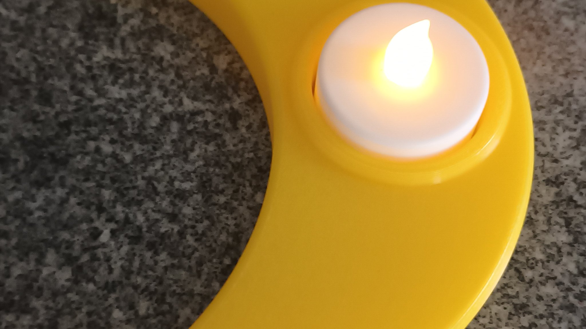 Tiêu đề Mond Teelichthalter - Moon Tealightholder Tóm tắt Teelichthalt