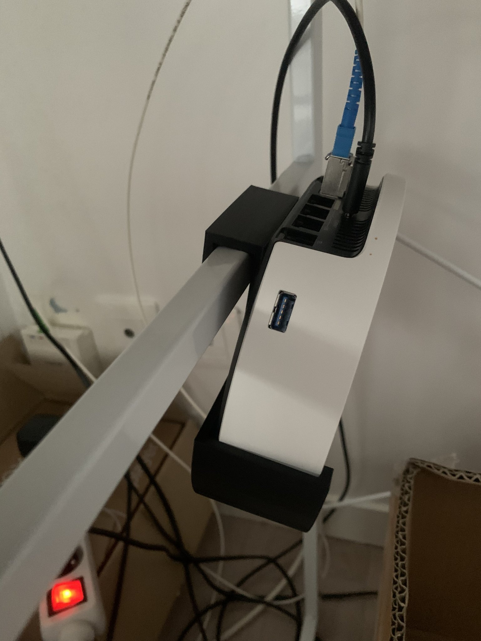 Giá Đỡ Freebox Pop