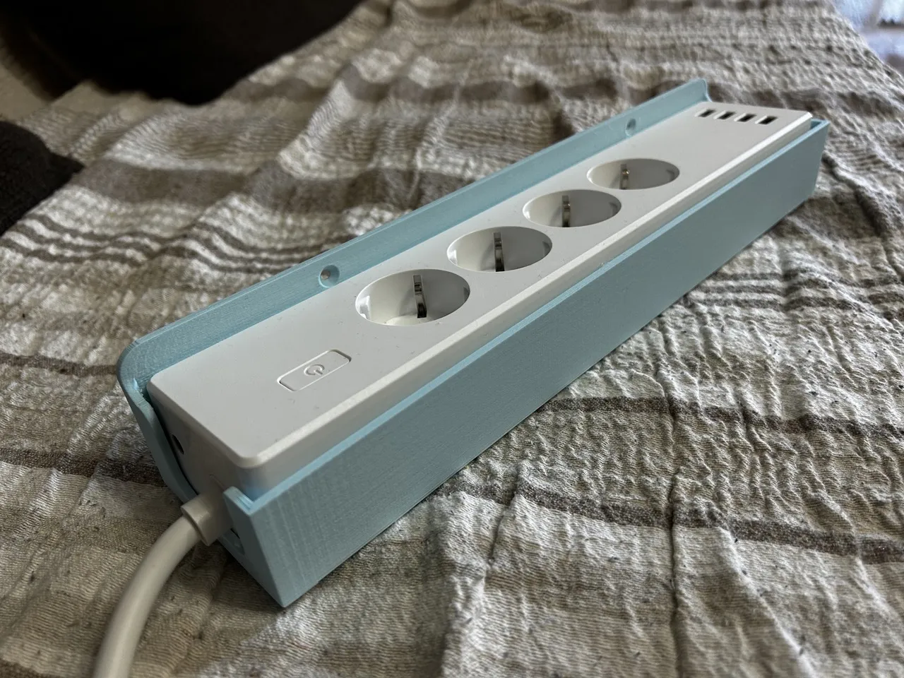 Giá đỡ ổ cắm điện thông minh Meross