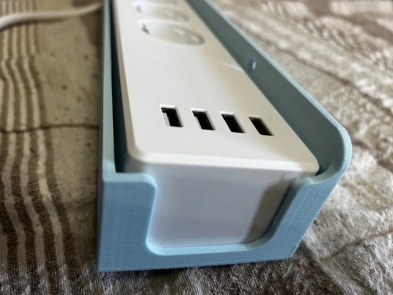 Giá đỡ ổ cắm điện thông minh Meross