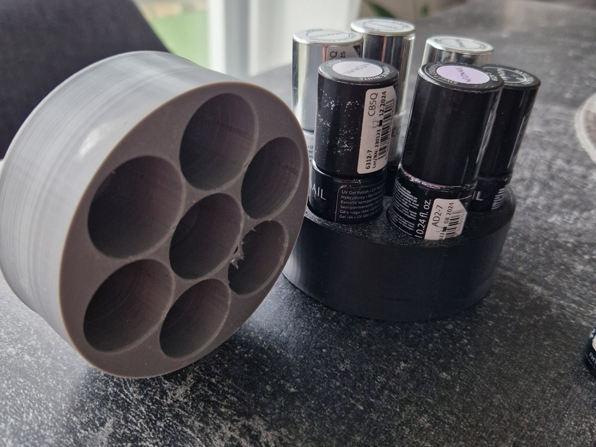 Đế Đựng Sơn Móng Tay/ Neonails